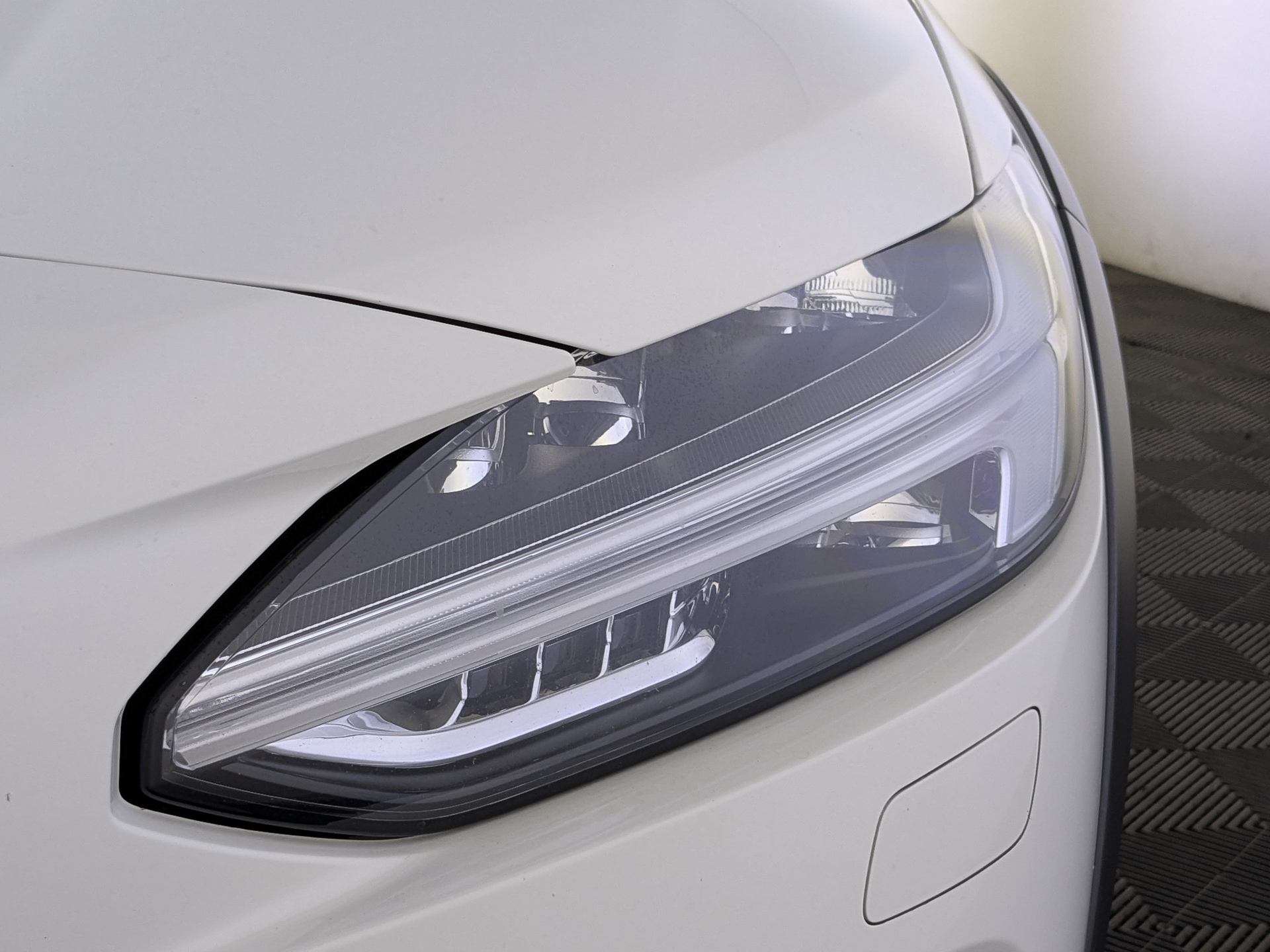 VOLVO V90 Cross Country 2.00 (249 л.с), автомат, 2021, пробег 75 544 км