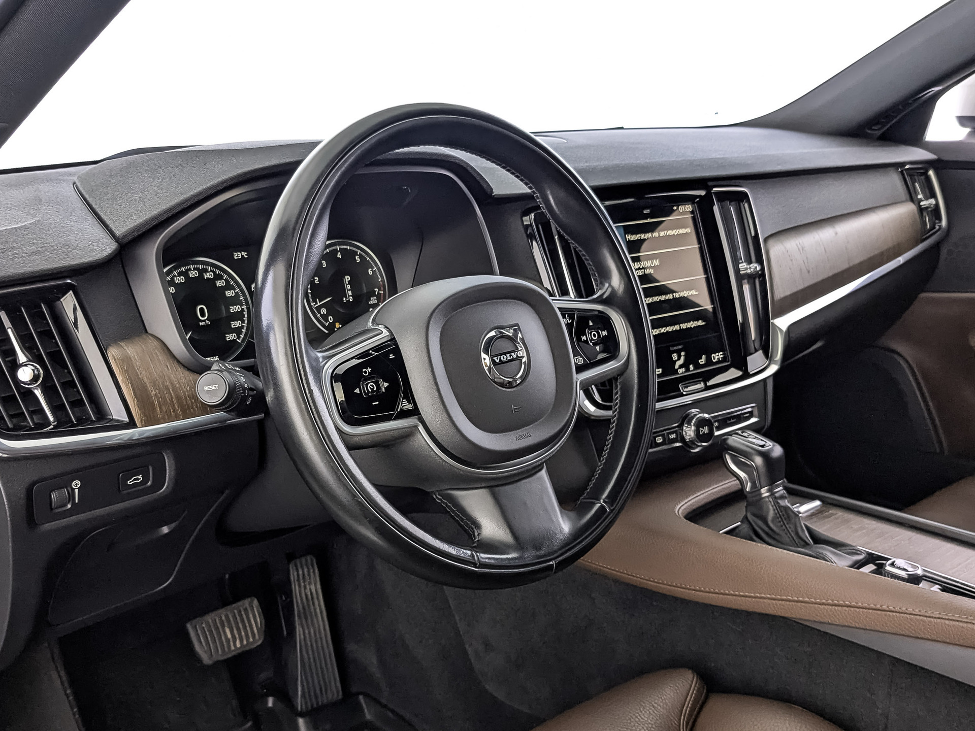 VOLVO V90 Cross Country 2.00 (249 л.с), автомат, 2021, пробег 75 544 км