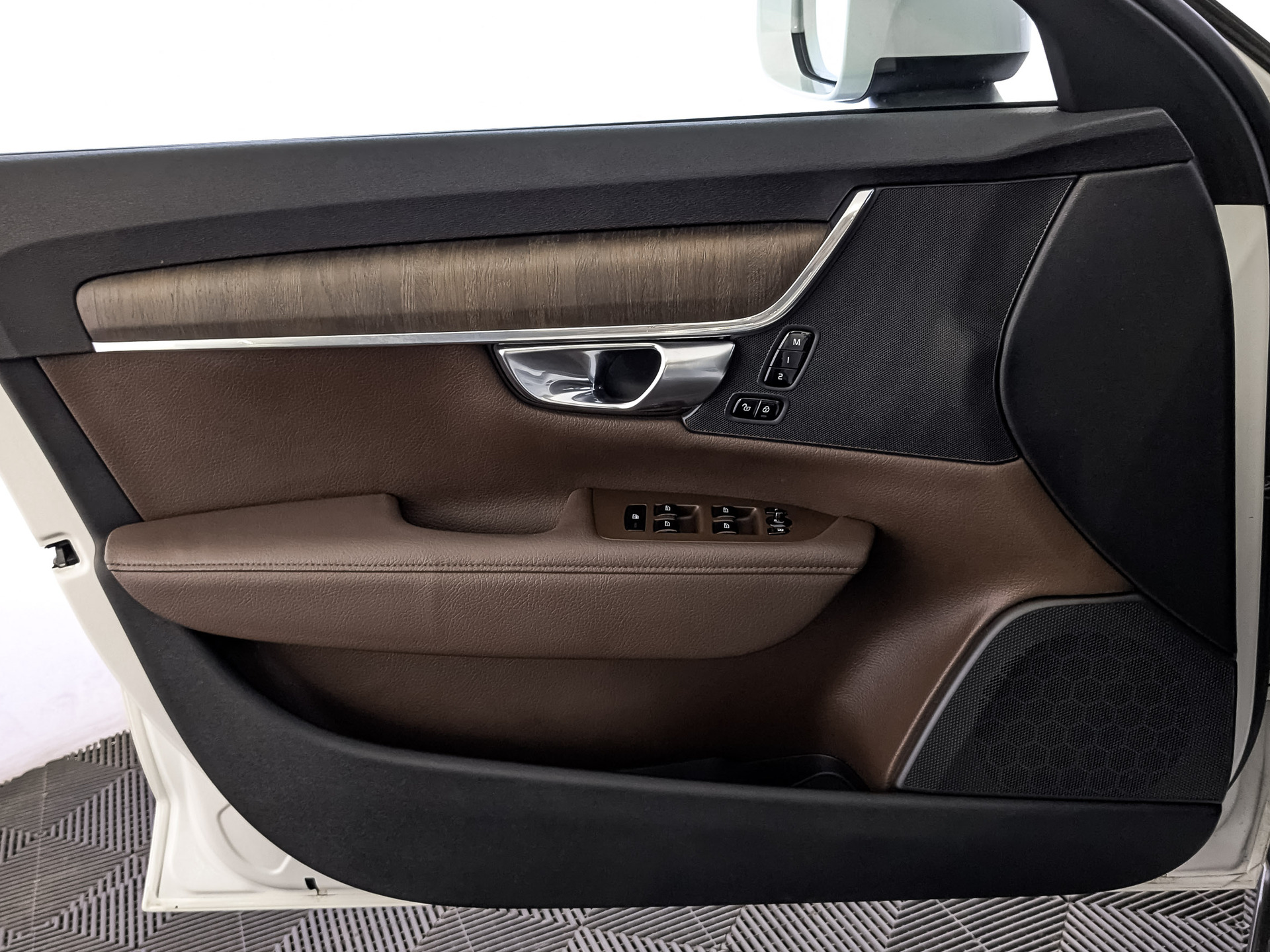 VOLVO V90 Cross Country 2.00 (249 л.с), автомат, 2021, пробег 75 544 км