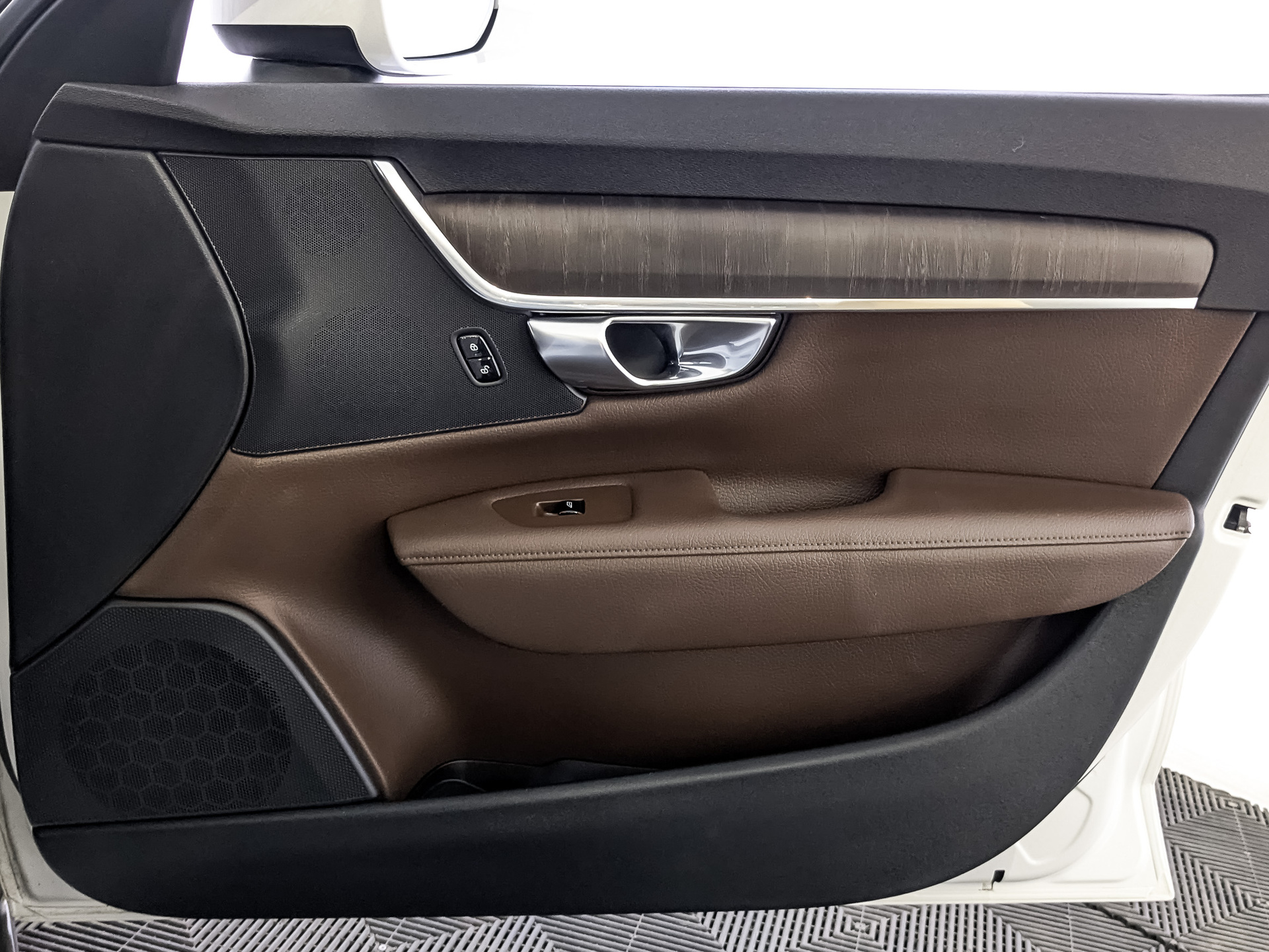 VOLVO V90 Cross Country 2.00 (249 л.с), автомат, 2021, пробег 75 544 км