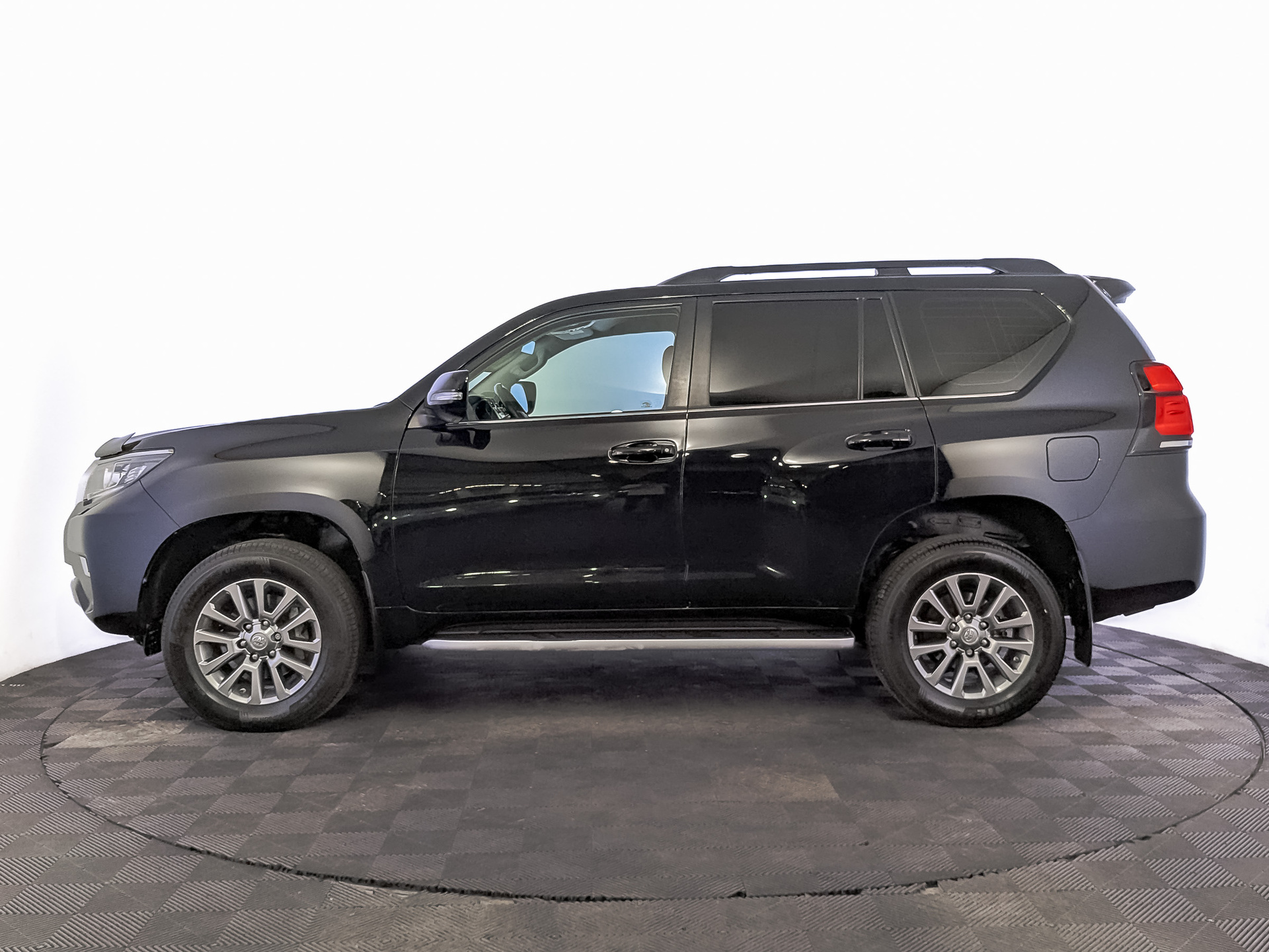 TOYOTA Land Cruiser Prado 2.80 (177 л.с), автомат, 2020, пробег 173 638 км