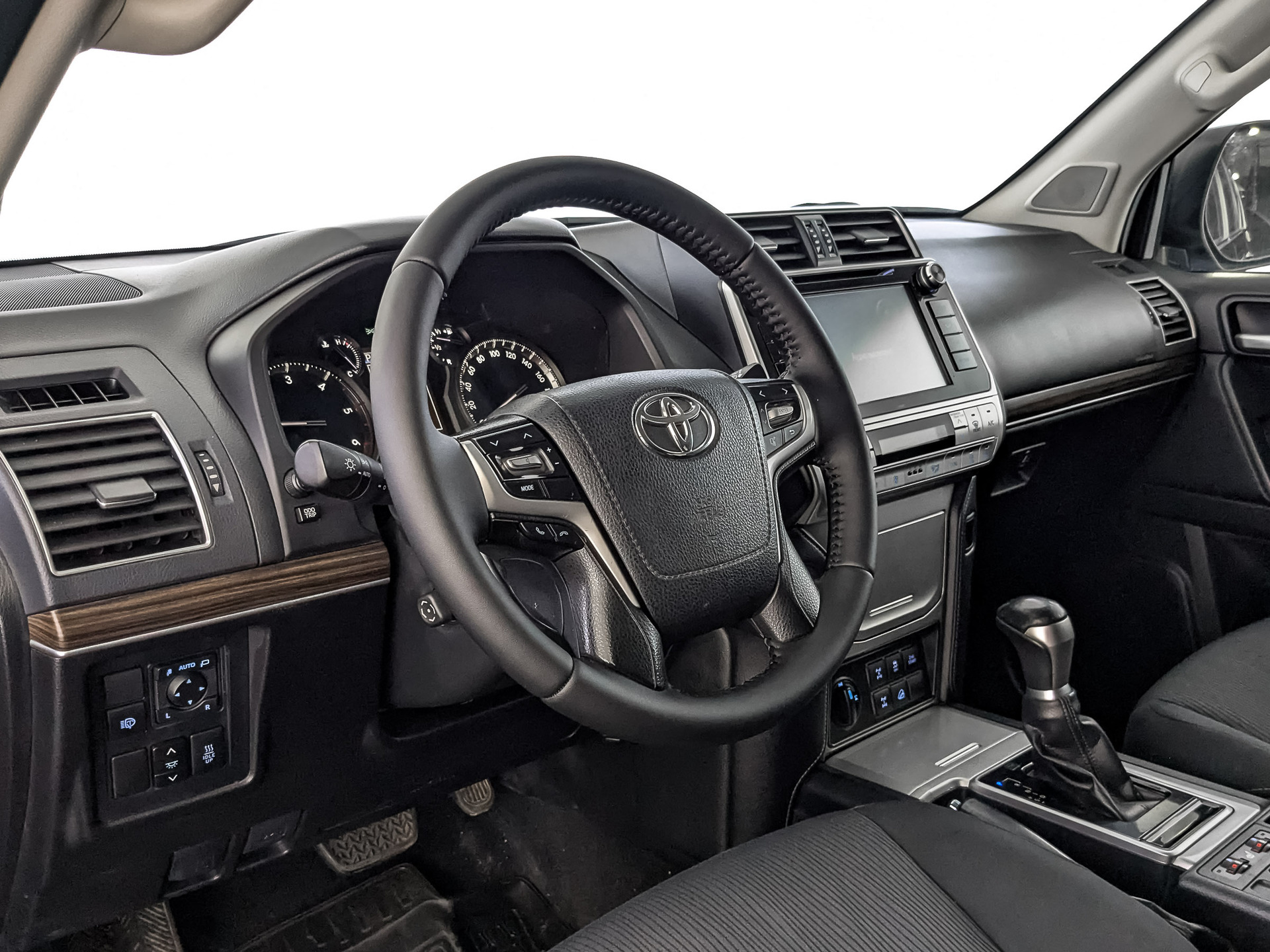 TOYOTA Land Cruiser Prado 2.80 (177 л.с), автомат, 2020, пробег 173 638 км