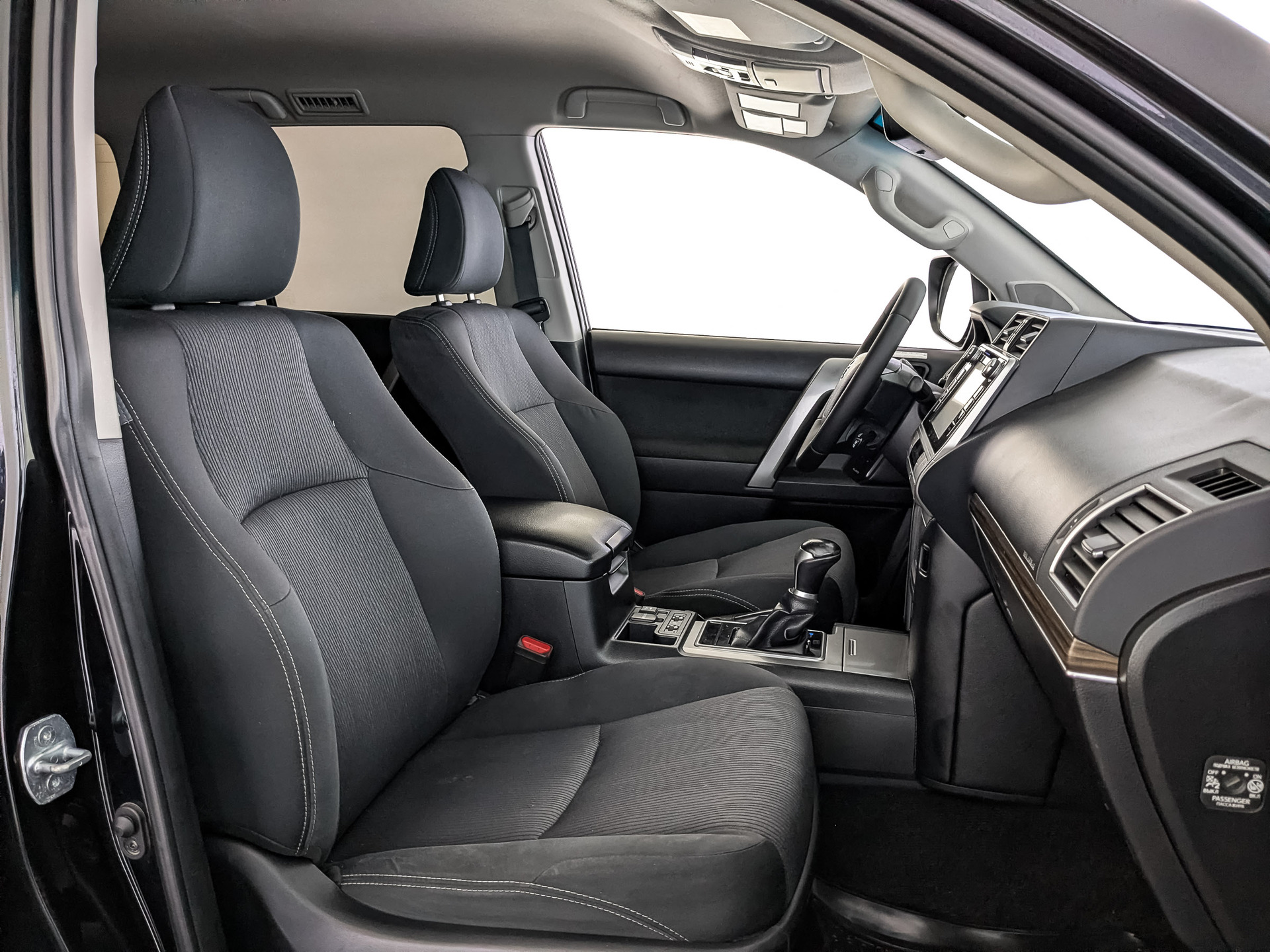 TOYOTA Land Cruiser Prado 2.80 (177 л.с), автомат, 2020, пробег 173 638 км