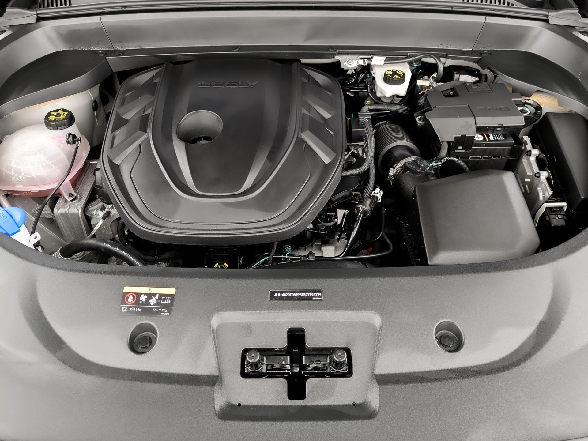 GEELY Monjaro 2.00 (238 л.с), автомат, 2023, пробег 11 568 км