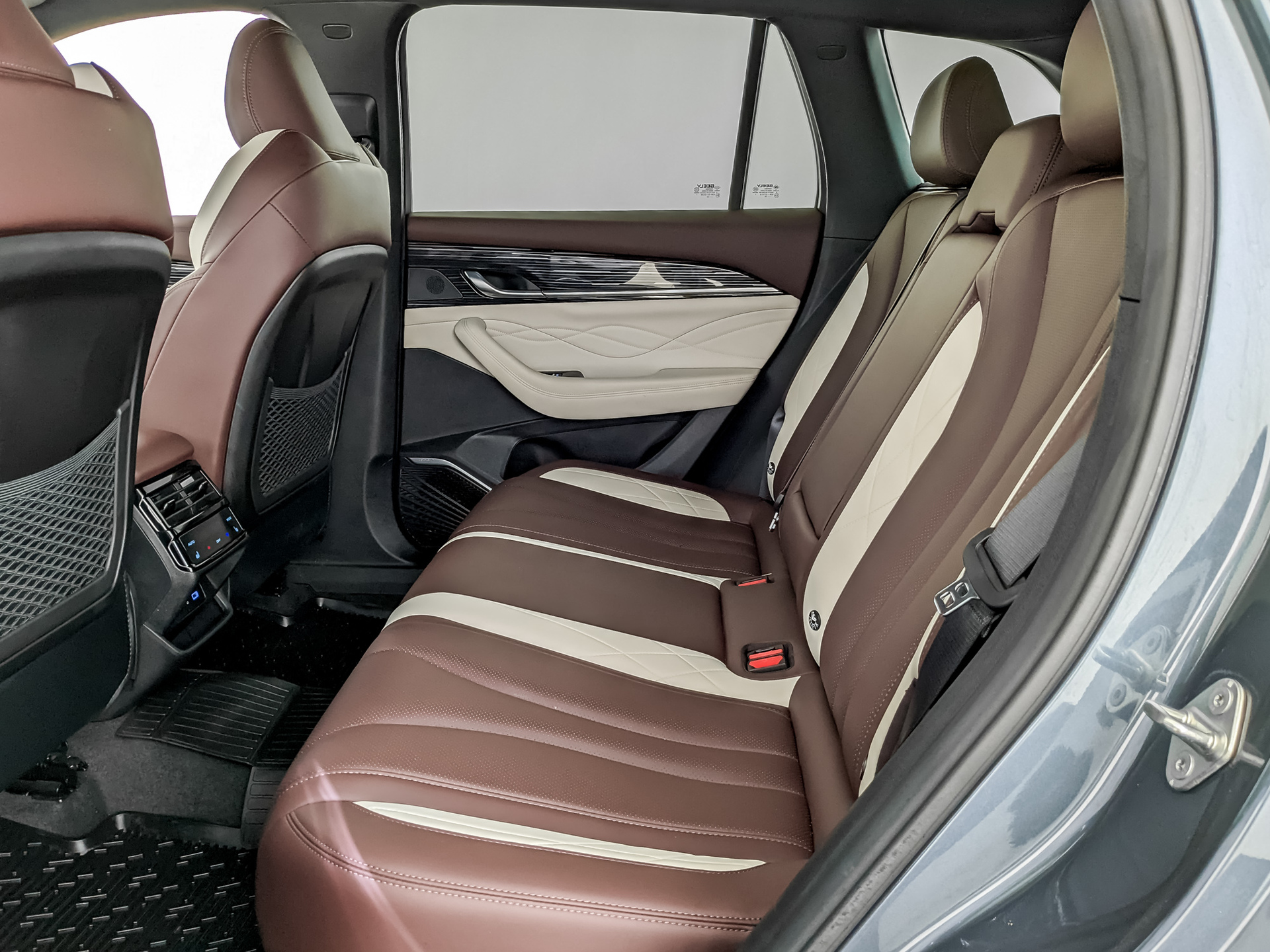 GEELY Monjaro 2.00 (238 л.с), автомат, 2023, пробег 11 568 км