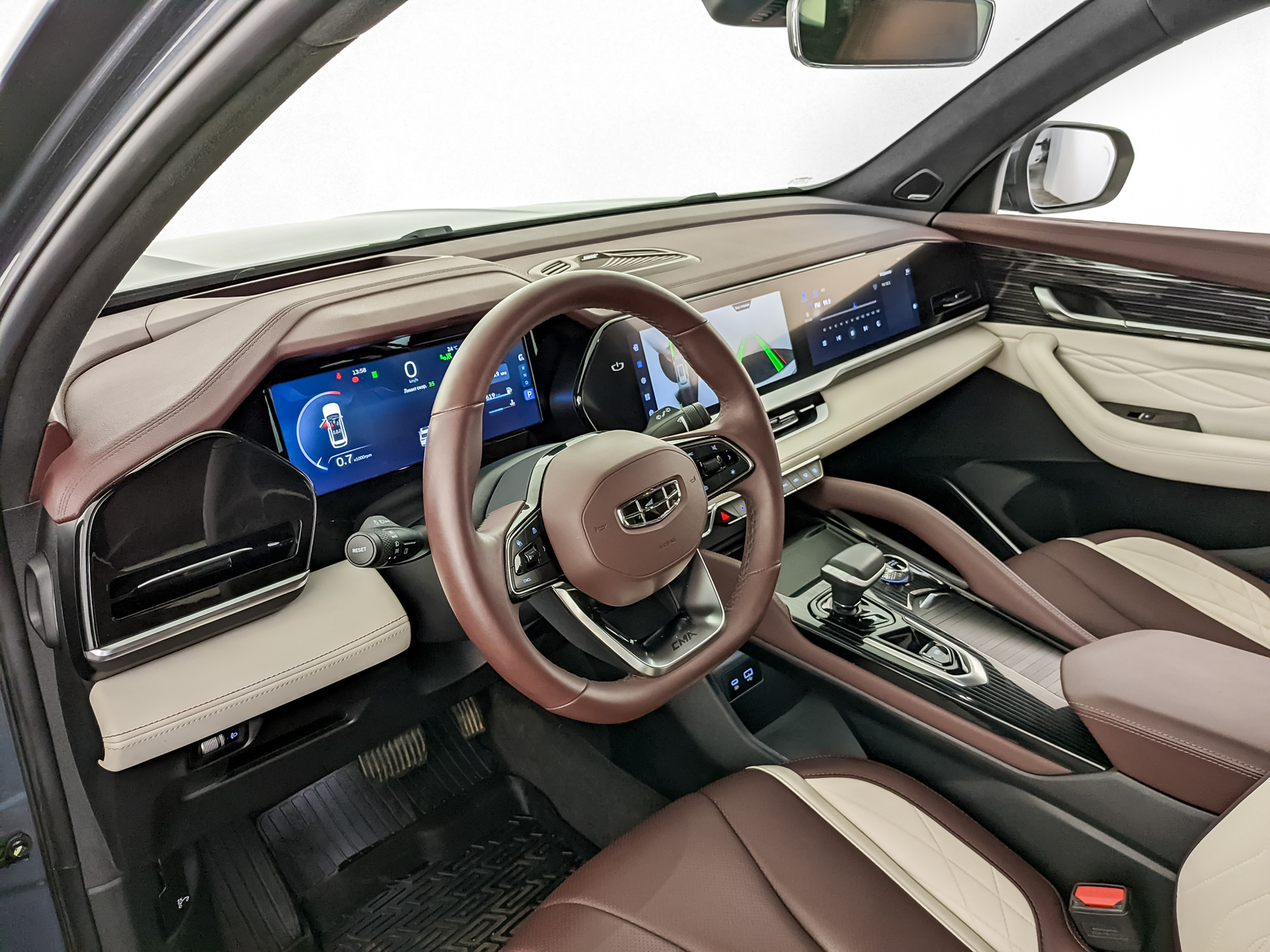 GEELY Monjaro 2.00 (238 л.с), автомат, 2023, пробег 11 568 км