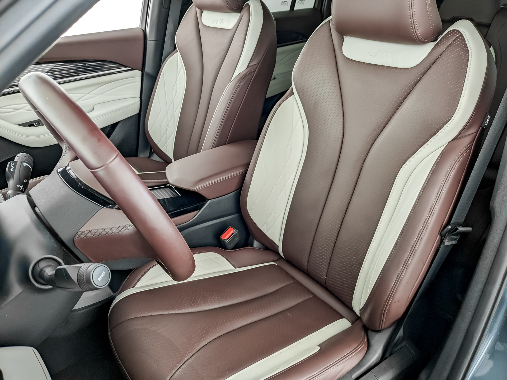 GEELY Monjaro 2.00 (238 л.с), автомат, 2023, пробег 11 568 км