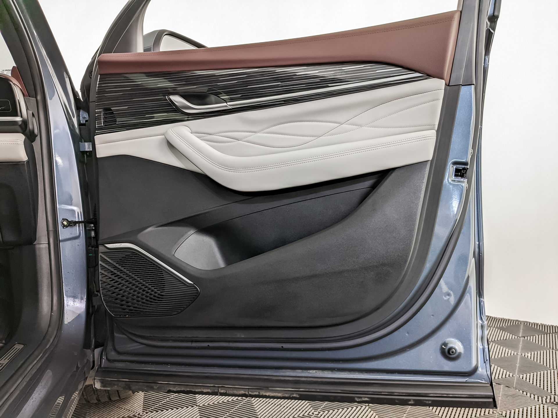 GEELY Monjaro 2.00 (238 л.с), автомат, 2023, пробег 11 568 км