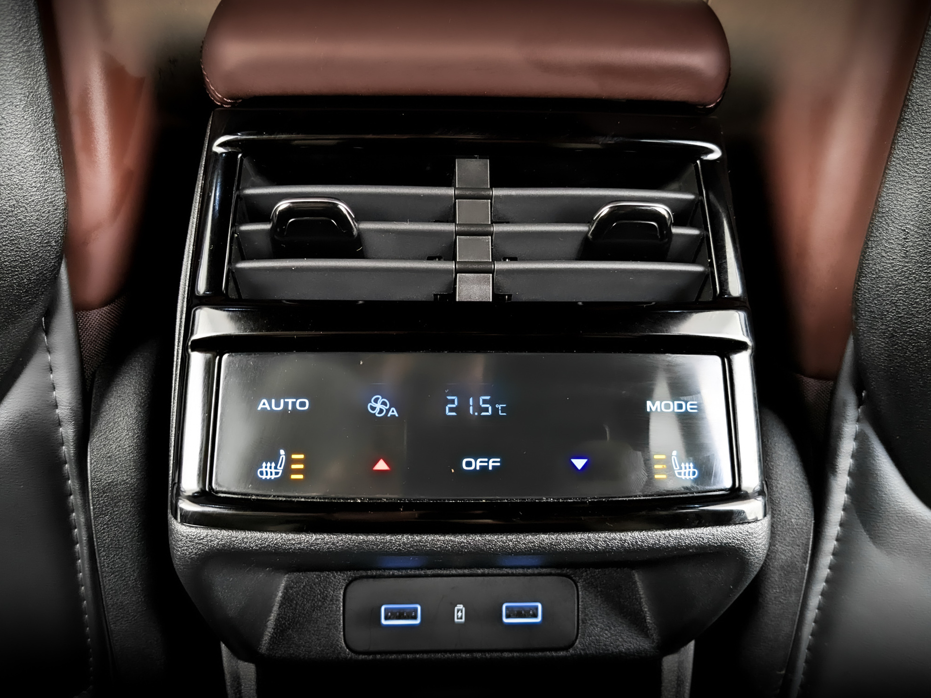 GEELY Monjaro 2.00 (238 л.с), автомат, 2023, пробег 11 568 км