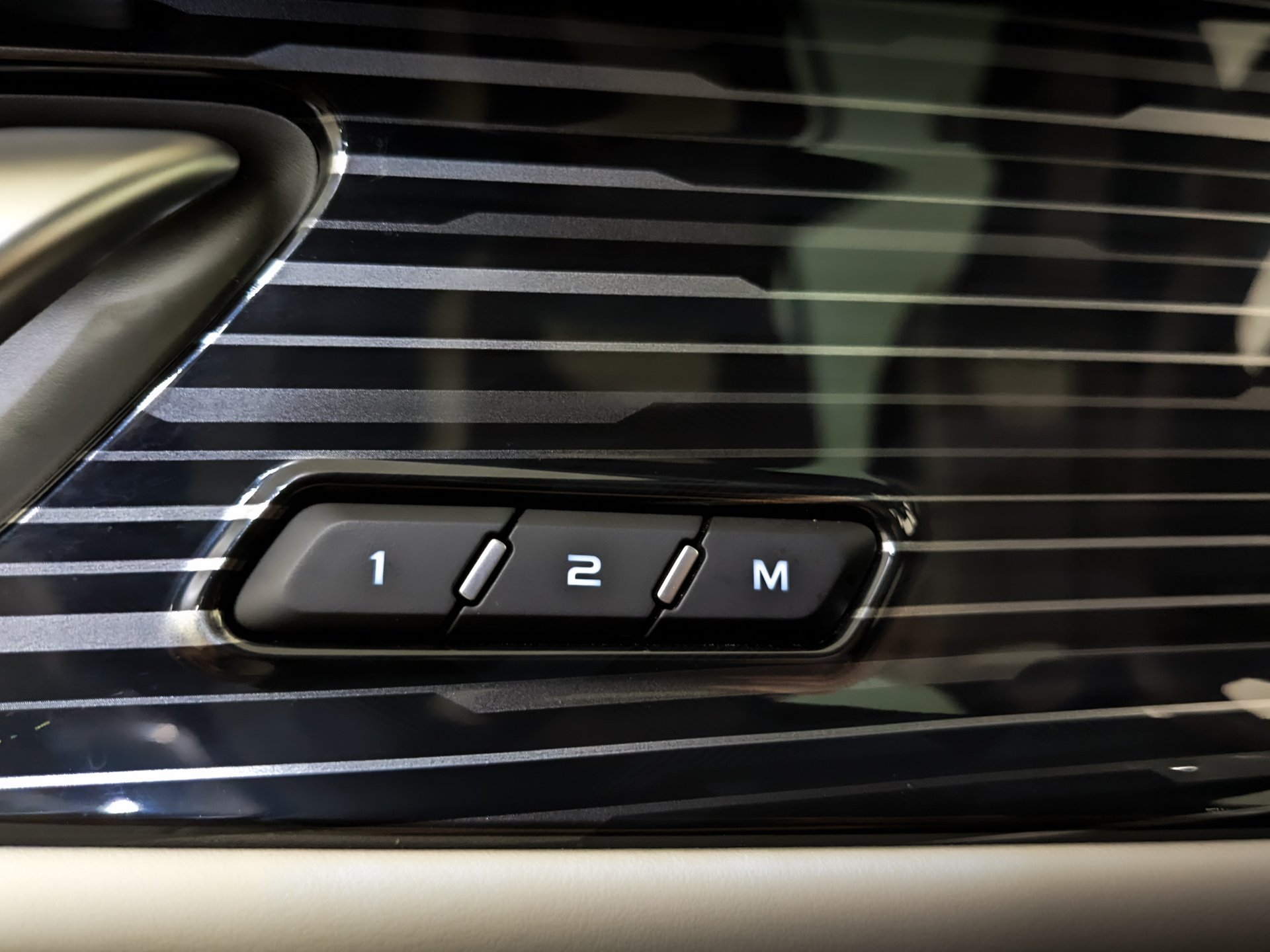 GEELY Monjaro 2.00 (238 л.с), автомат, 2023, пробег 11 568 км