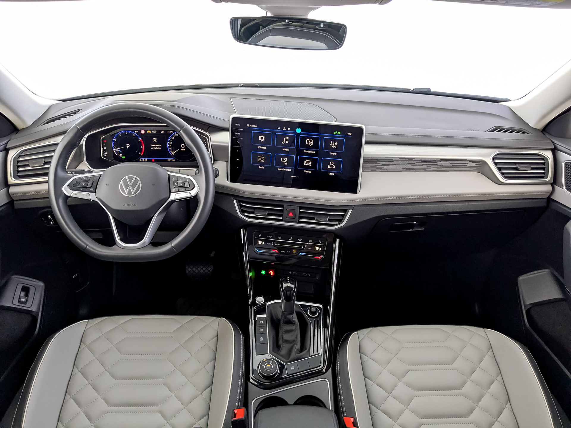 VOLKSWAGEN Tayron 2.00 (220 л.с), автомат, 2023, пробег 20 990 км