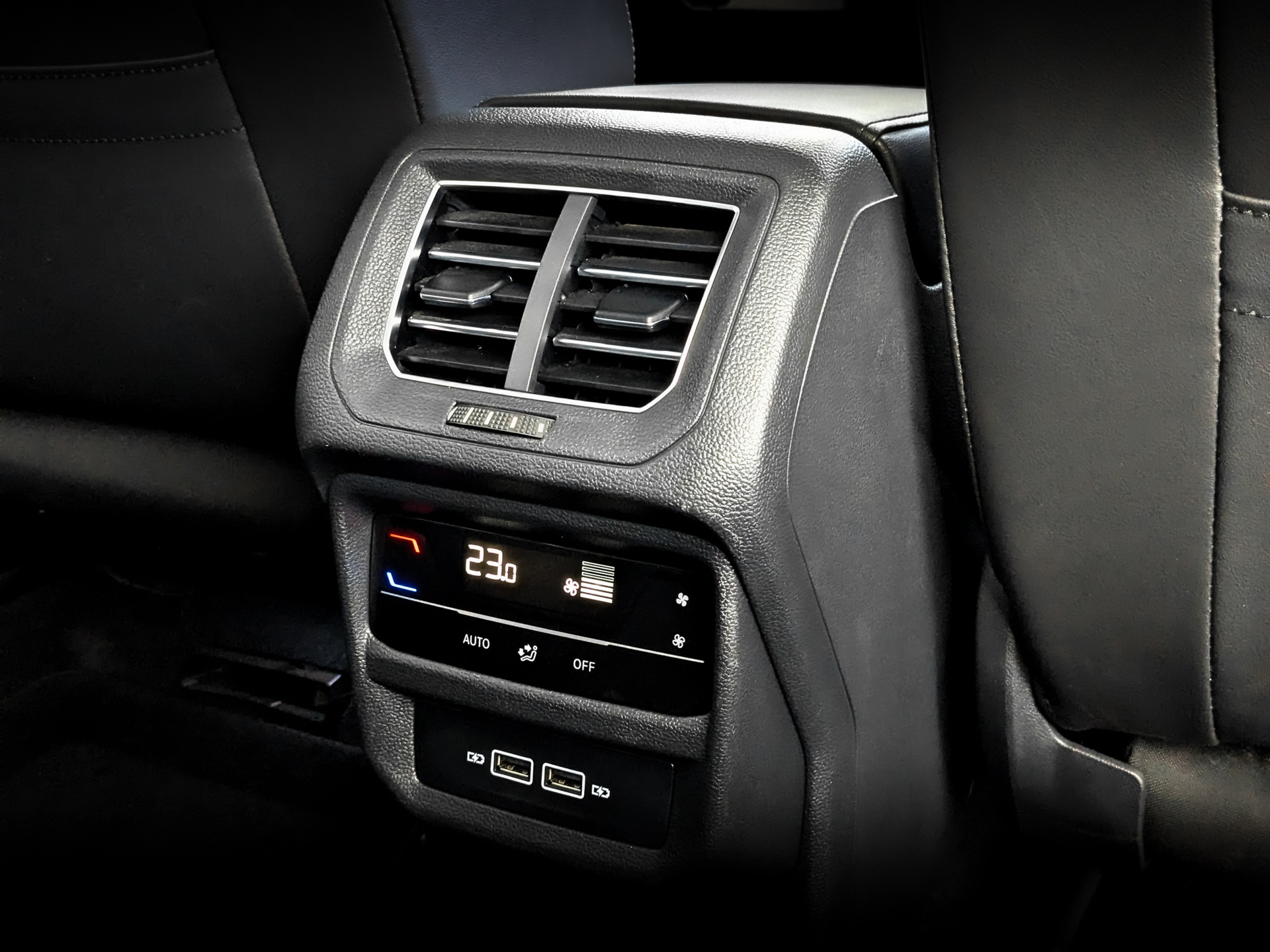 VOLKSWAGEN Tayron 2.00 (220 л.с), автомат, 2023, пробег 20 990 км