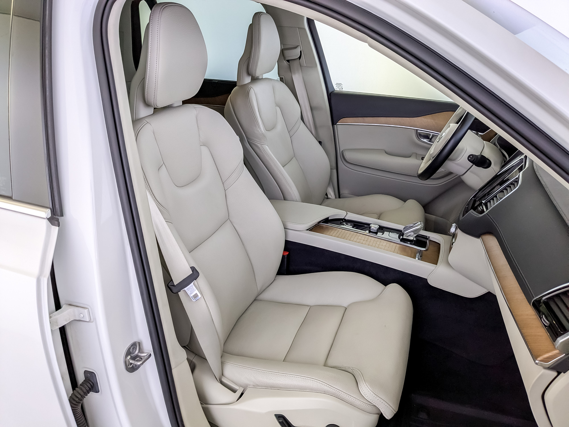 VOLVO XC90 2.00 (249 л.с), автомат, 2021, пробег 80 152 км
