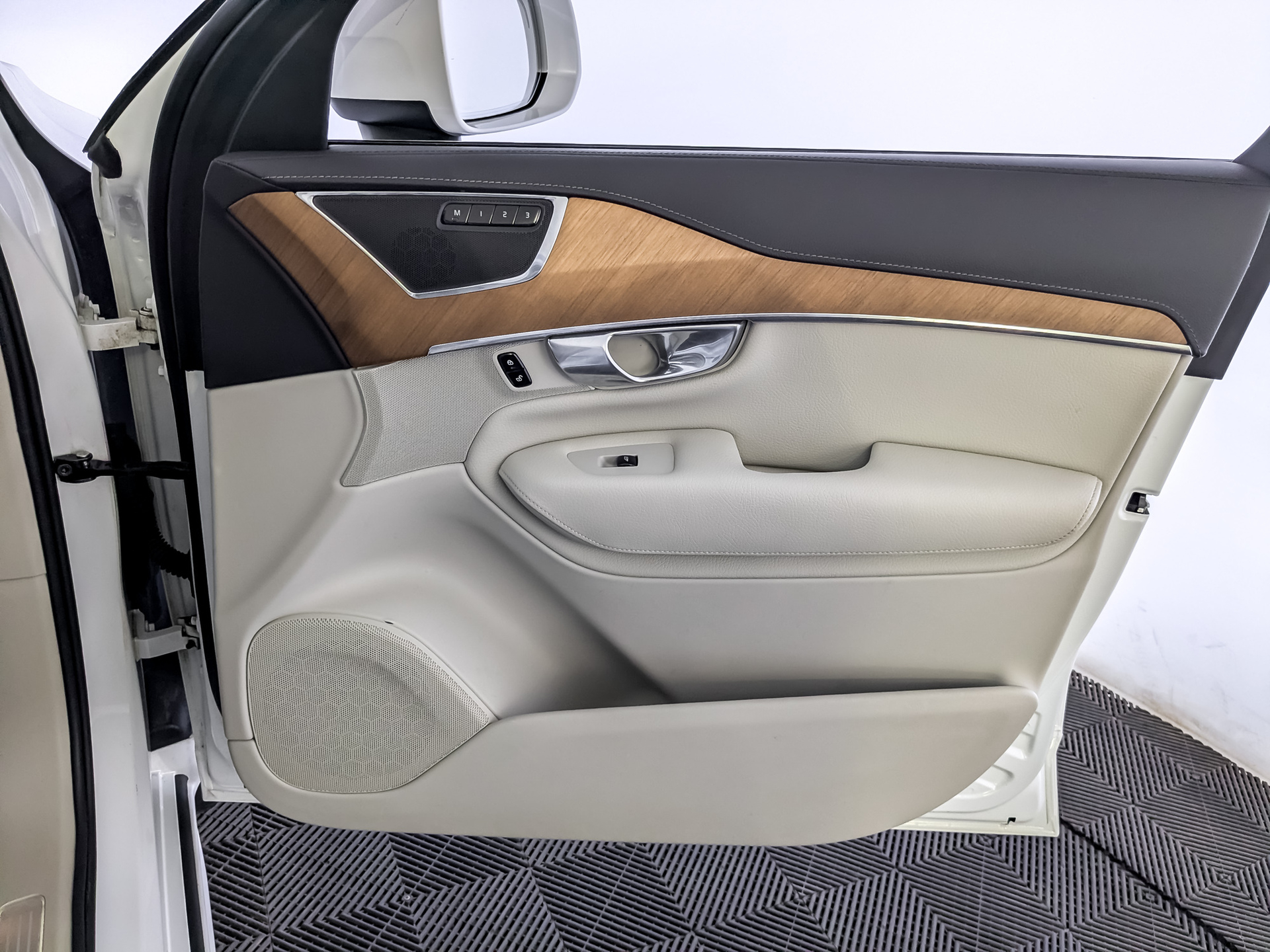 VOLVO XC90 2.00 (249 л.с), автомат, 2021, пробег 80 152 км