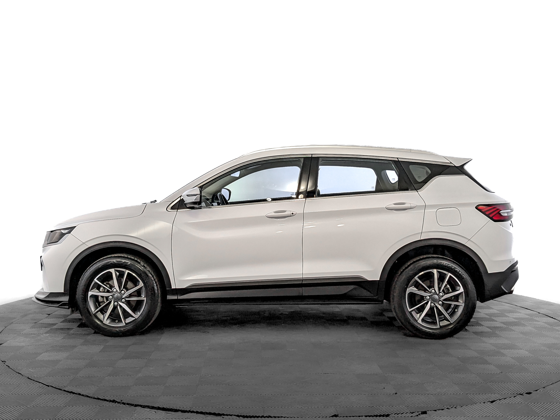 GEELY Coolray 1.50 (149 л.с), автомат, 2023, пробег 32 359 км