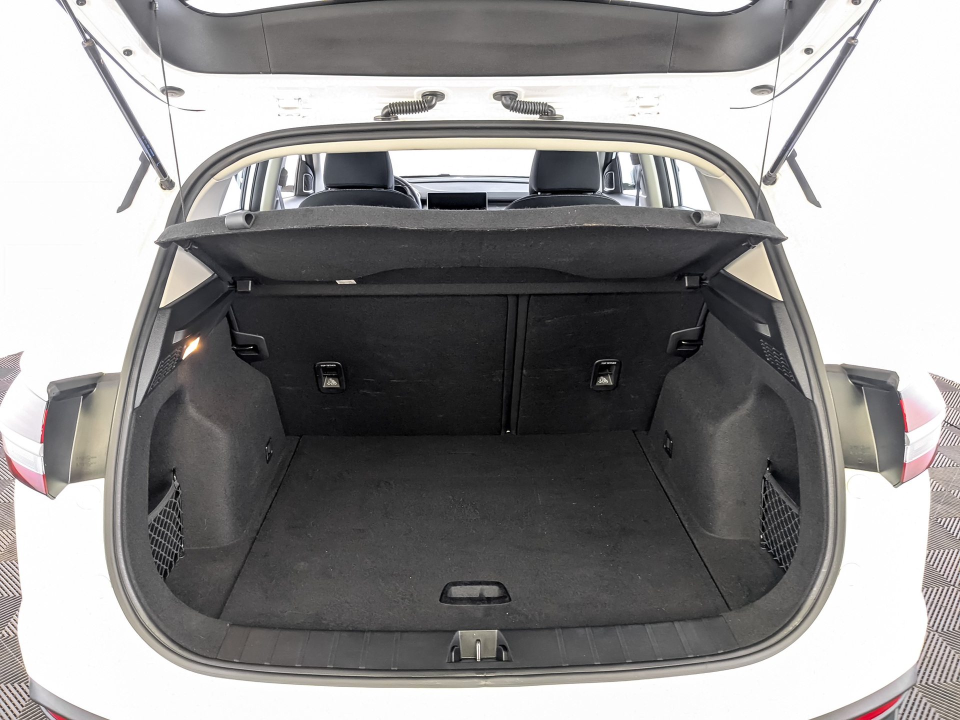 GEELY Coolray 1.50 (149 л.с), автомат, 2023, пробег 32 359 км