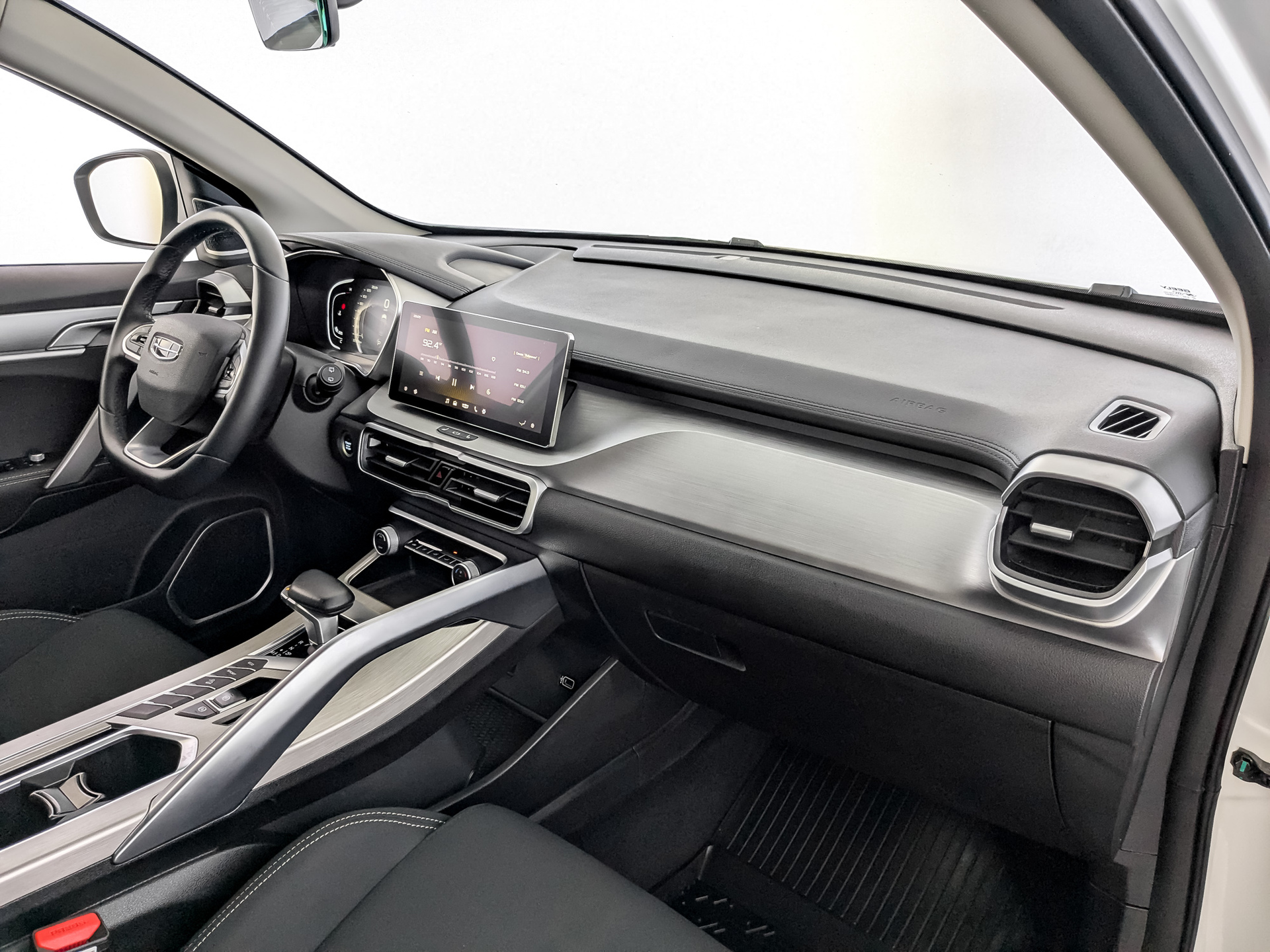 GEELY Coolray 1.50 (149 л.с), автомат, 2023, пробег 32 359 км