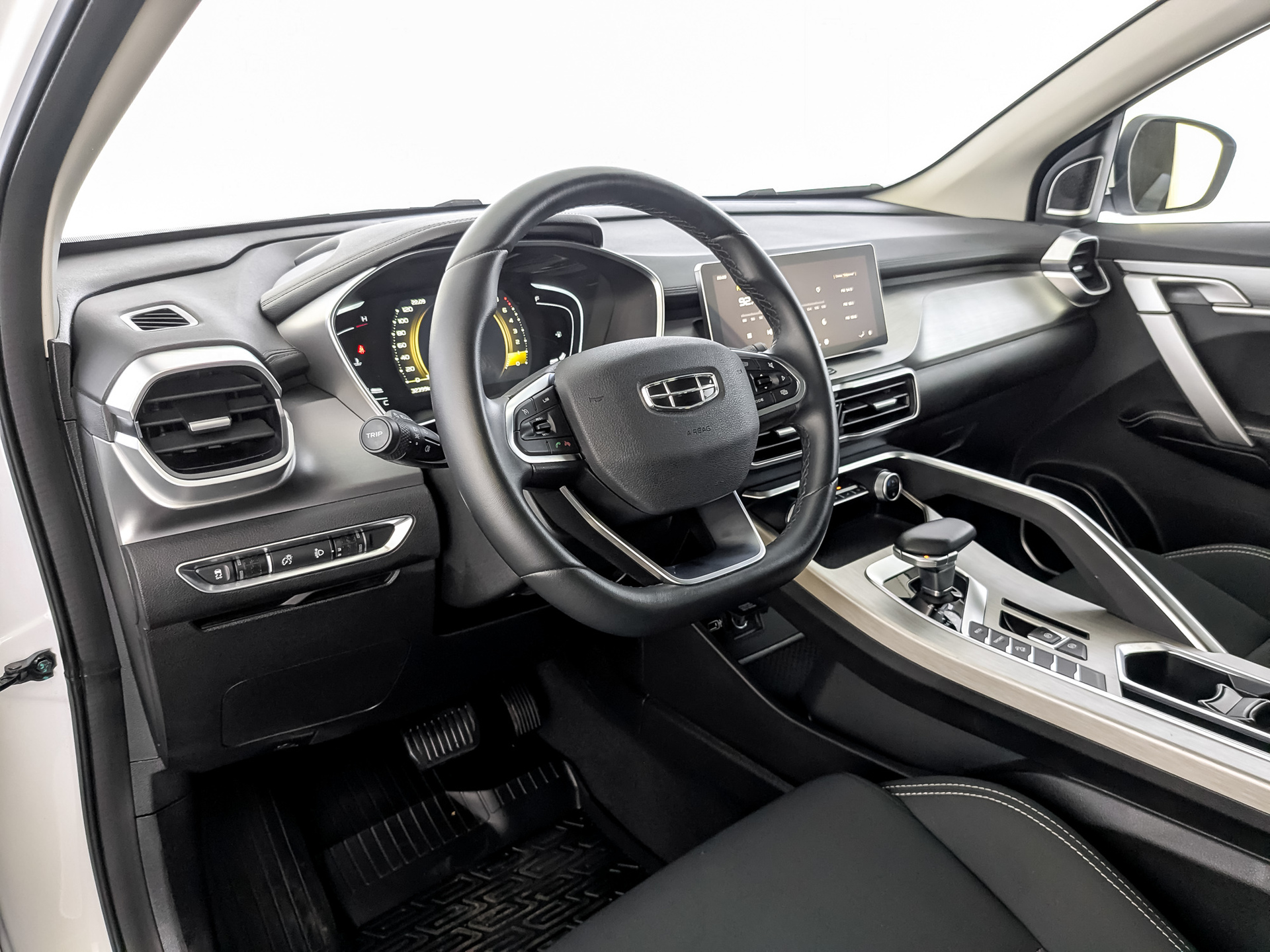 GEELY Coolray 1.50 (149 л.с), автомат, 2023, пробег 32 359 км