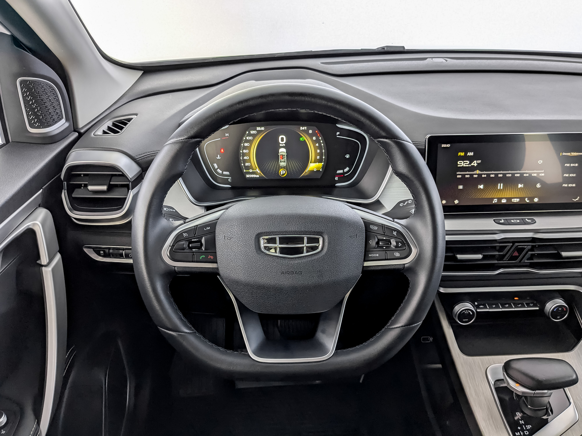 GEELY Coolray 1.50 (149 л.с), автомат, 2023, пробег 32 359 км