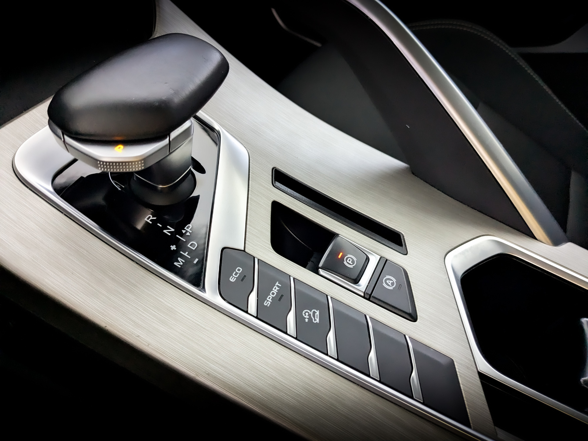 GEELY Coolray 1.50 (149 л.с), автомат, 2023, пробег 32 359 км