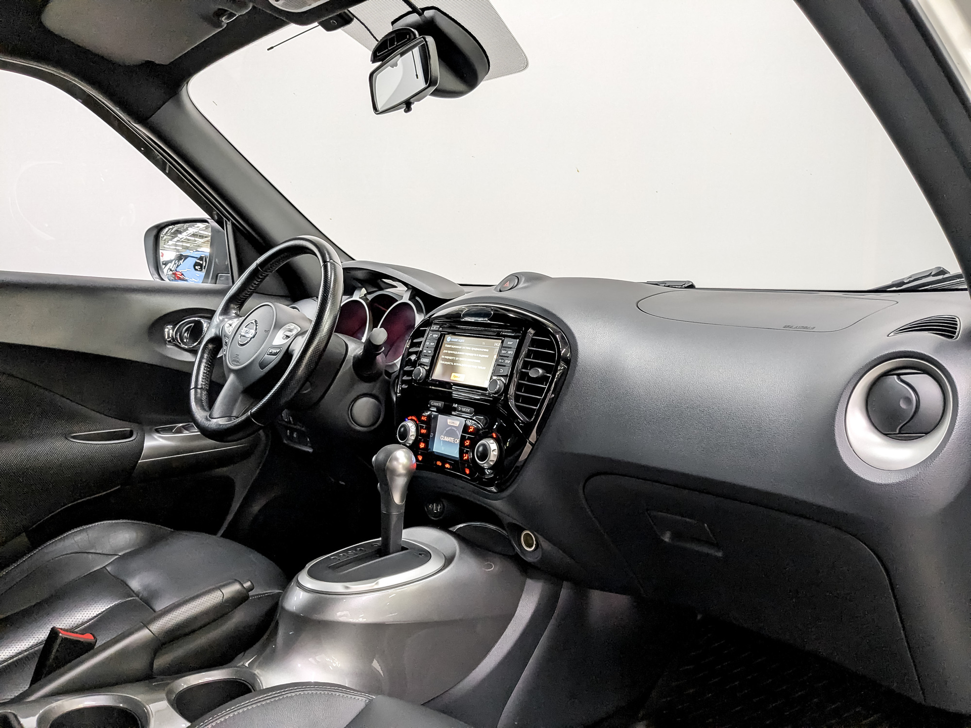 NISSAN Juke 1.60 (117 л.с), автомат, 2017, пробег 44 640 км