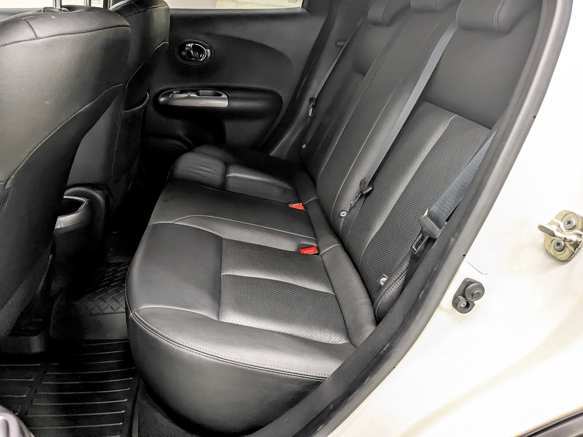 NISSAN Juke 1.60 (117 л.с), автомат, 2017, пробег 44 640 км