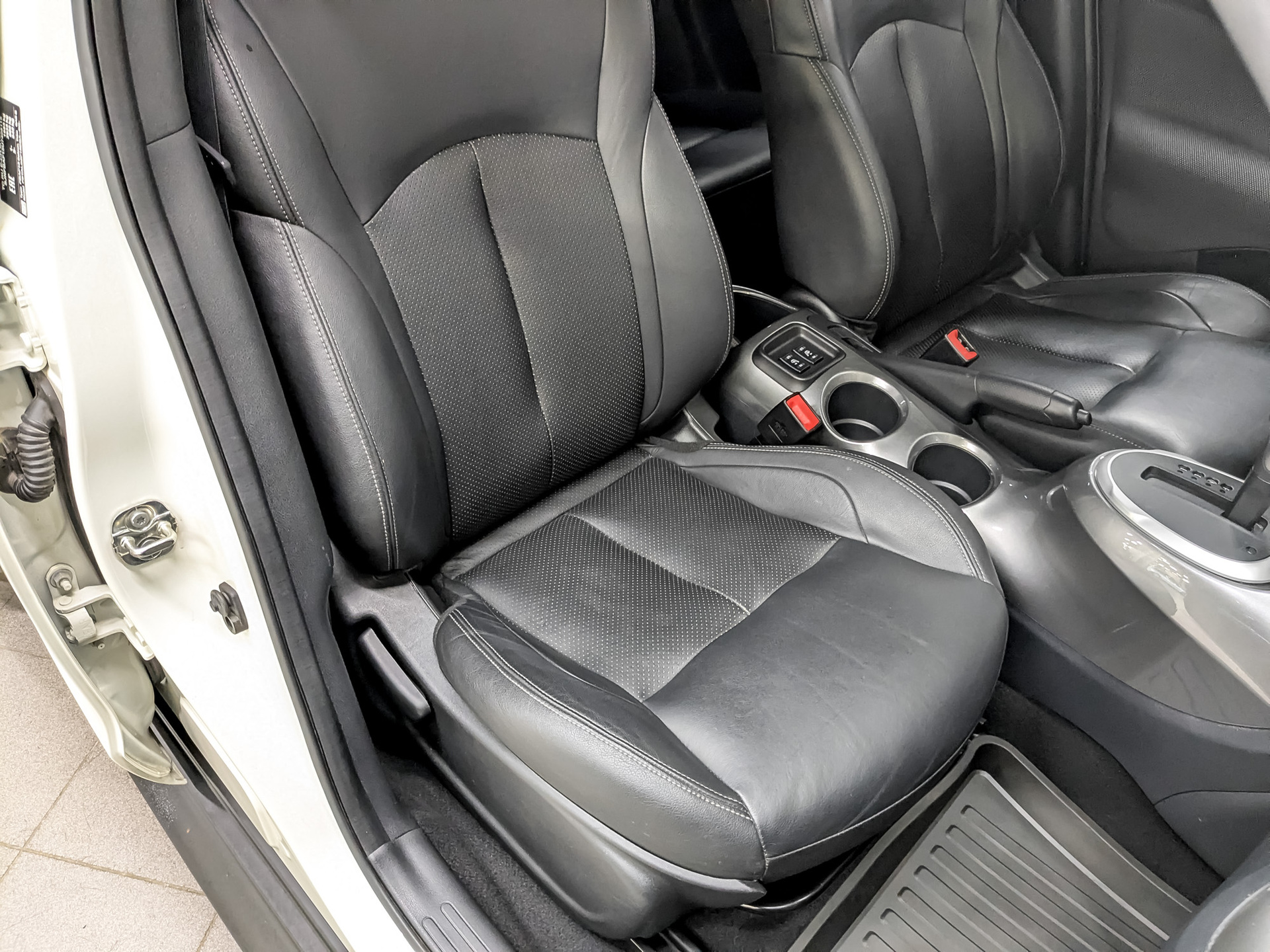 NISSAN Juke 1.60 (117 л.с), автомат, 2017, пробег 44 640 км