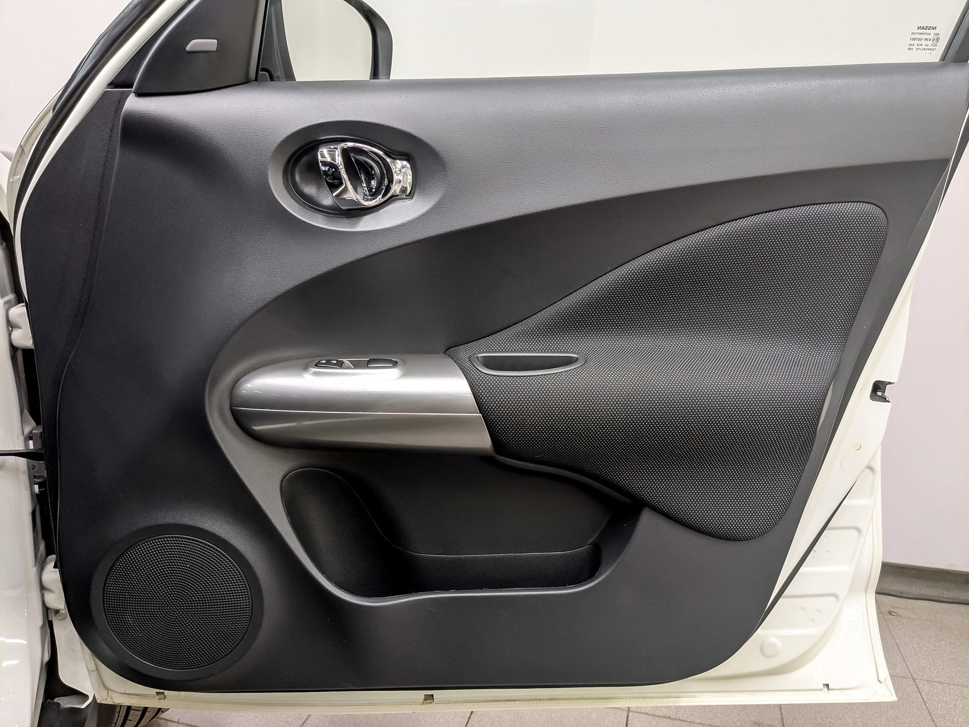 NISSAN Juke 1.60 (117 л.с), автомат, 2017, пробег 44 640 км