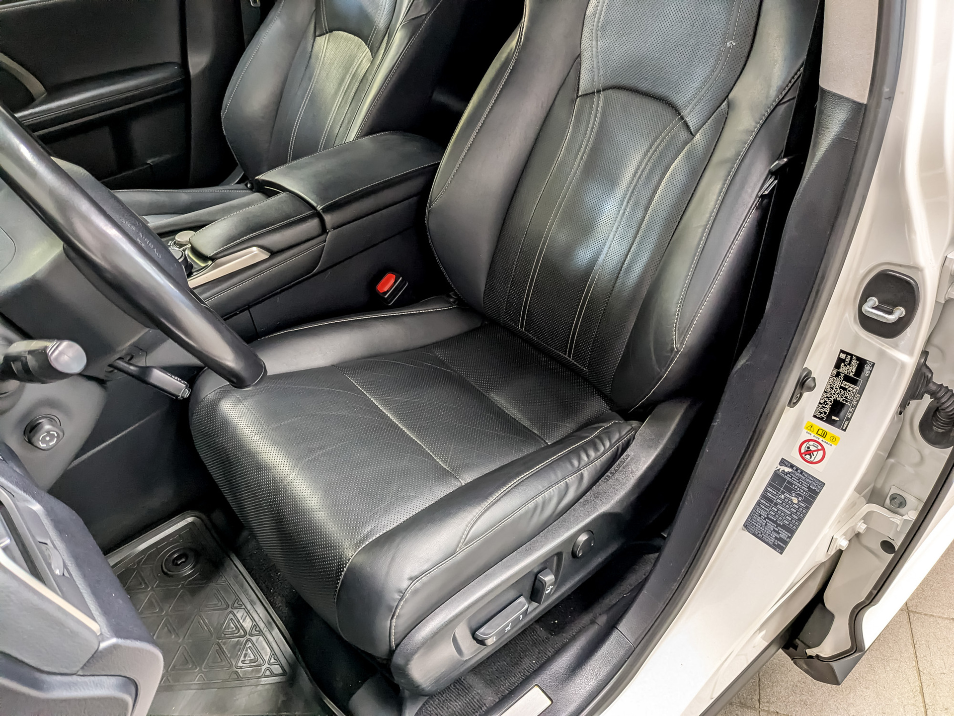 LEXUS RX 2.00 (238 л.с), автомат, 2019, пробег 167 465 км