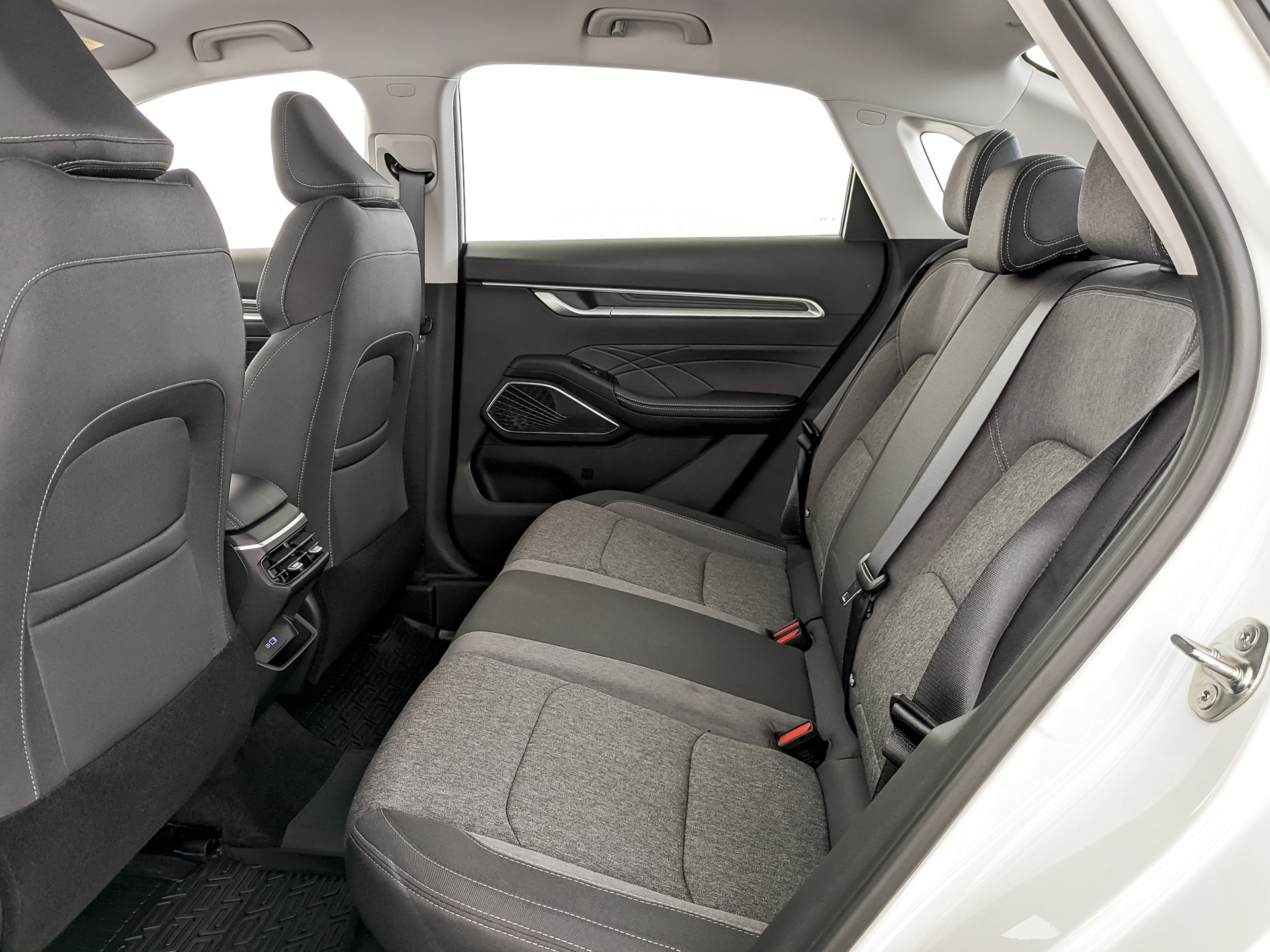 GEELY Emgrand 7 II 1.50 (122 л.с), автомат, 2024, пробег 4 947 км