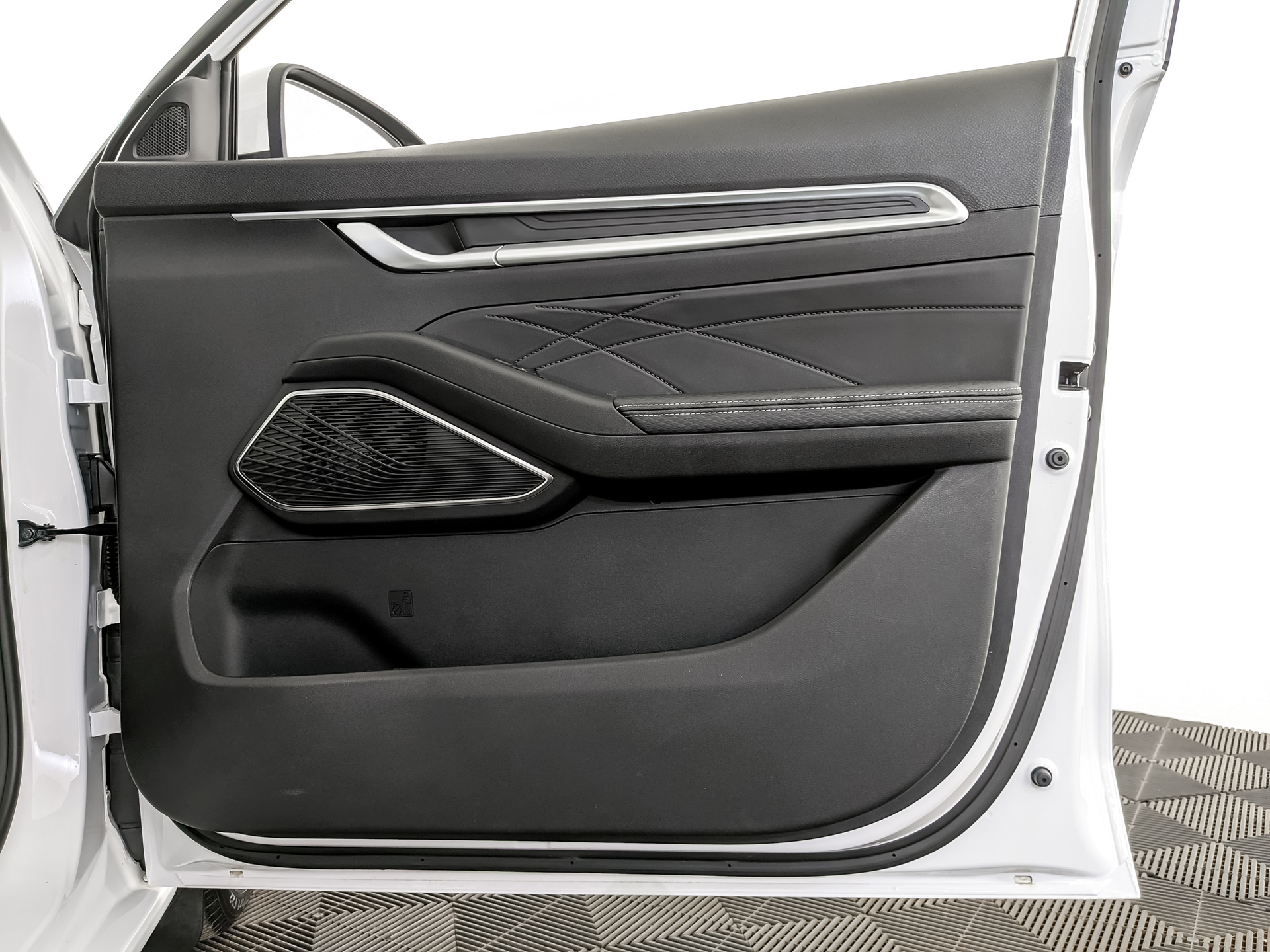 GEELY Emgrand 7 II 1.50 (122 л.с), автомат, 2024, пробег 4 947 км