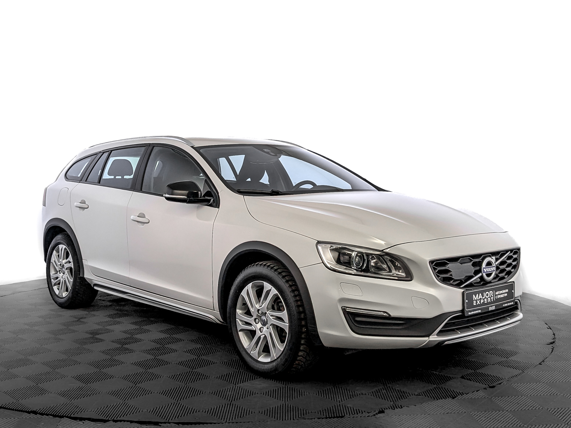 VOLVO V60 CC 2.00 (245 л.с), автомат, 2018, пробег 79 719 км