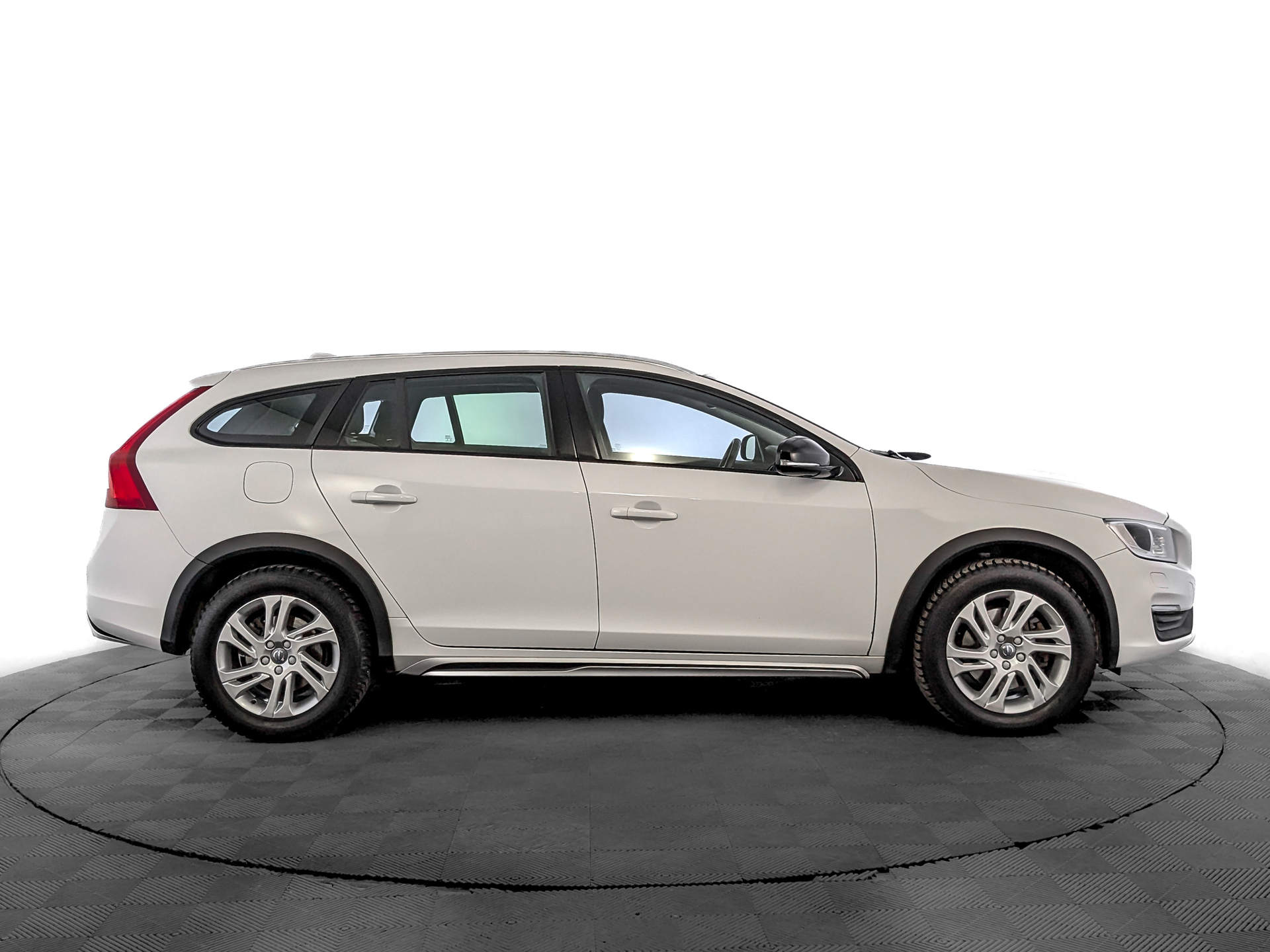 VOLVO V60 CC 2.00 (245 л.с), автомат, 2018, пробег 79 719 км
