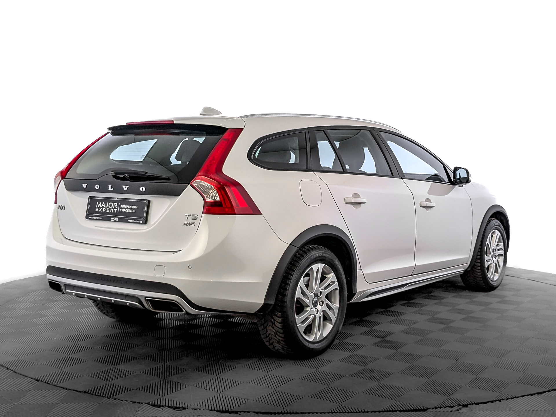 VOLVO V60 CC 2.00 (245 л.с), автомат, 2018, пробег 79 719 км