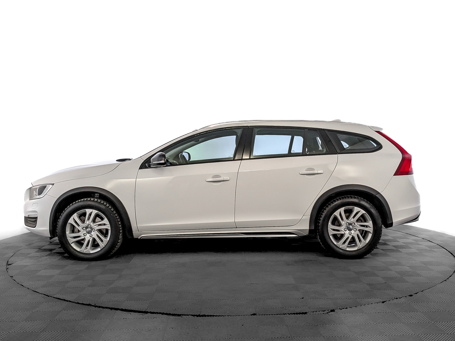 VOLVO V60 CC 2.00 (245 л.с), автомат, 2018, пробег 79 719 км