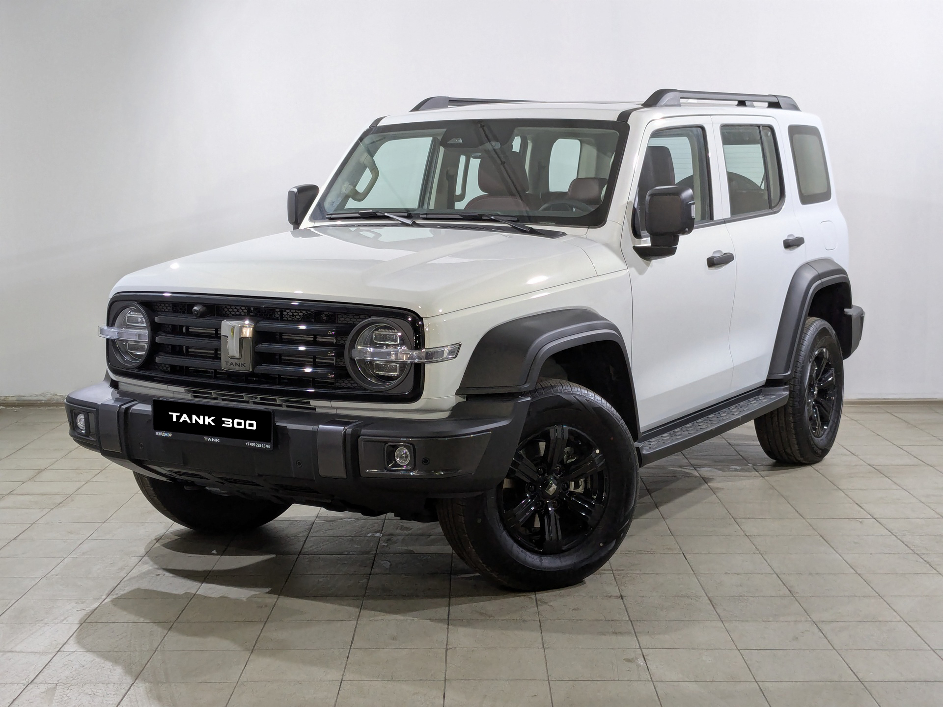Фото Tank 300 Драйв (Adventure) 2.0T/218 8AT 4WD