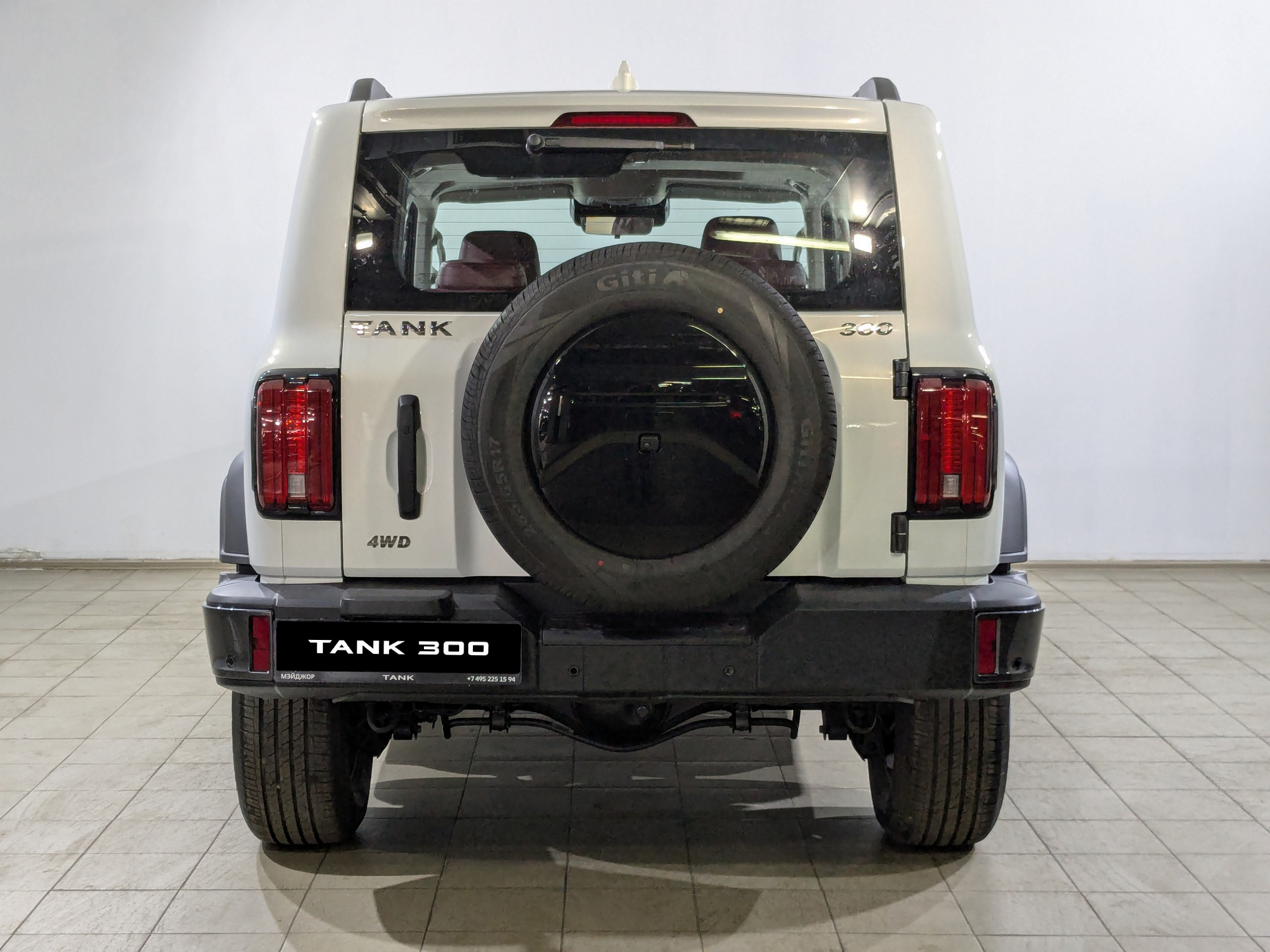 Фото Tank 300 Драйв (Adventure) 2.0T/218 8AT 4WD