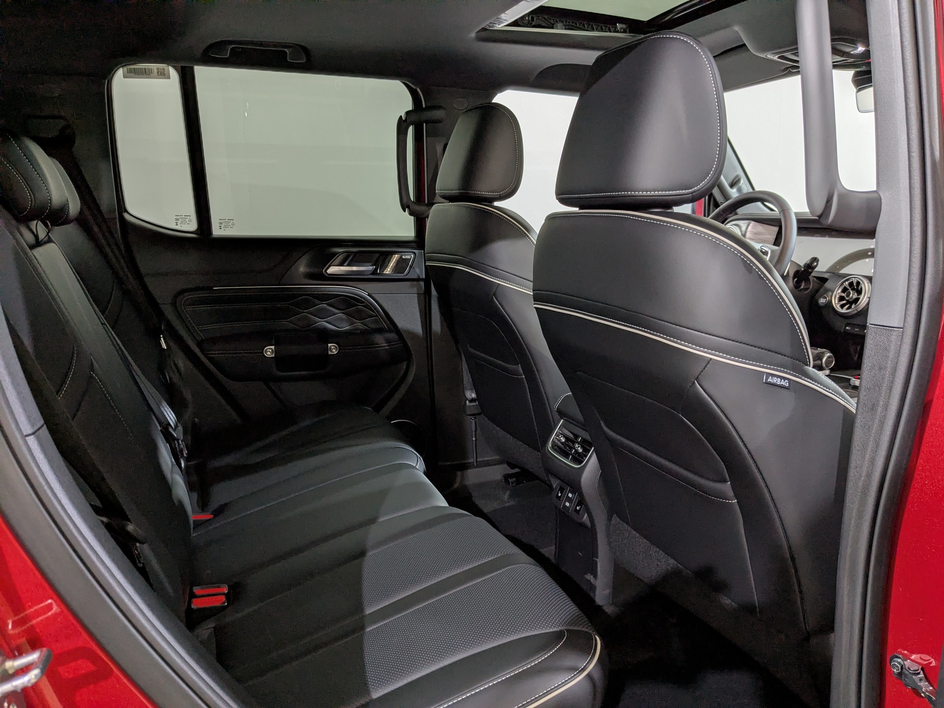 Фото Tank 300 Сити Премиум (City Premium) 2.0T/218 8AT 4WD