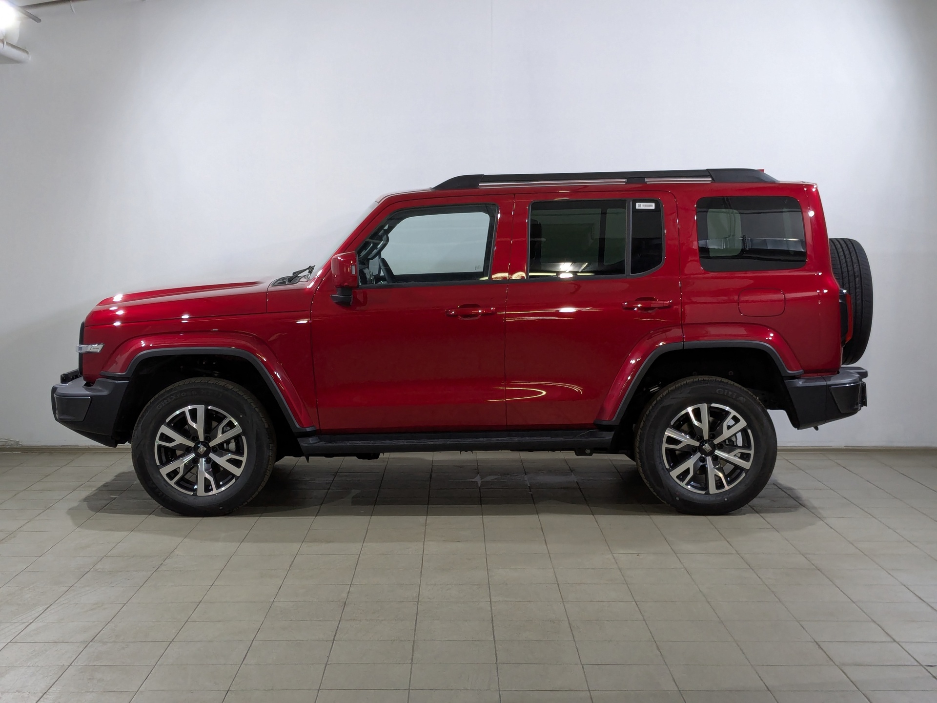 Фото Tank 300 Сити Премиум (City Premium) 2.0T/218 8AT 4WD