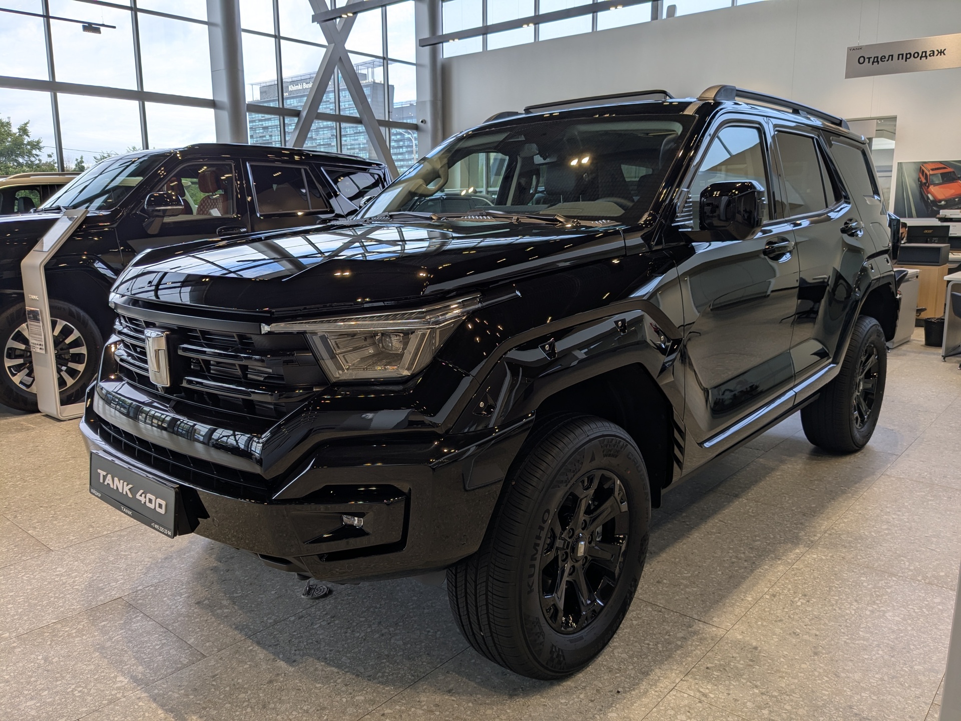 Фото Tank 400 Техно Премиум (Premium PHEV) 2.0H/299 9AT 37кВт 4WD