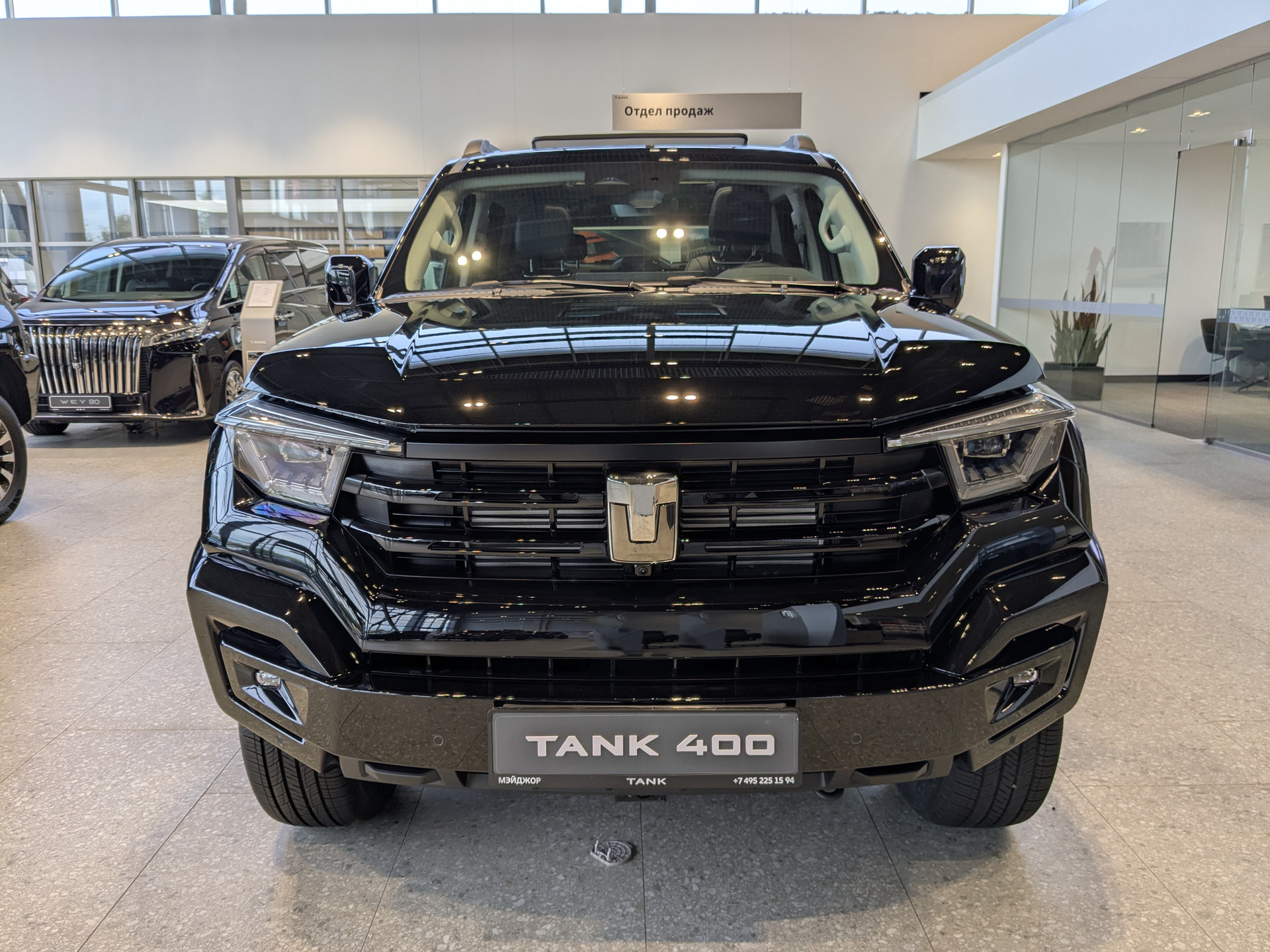 Фото Tank 400 Техно Премиум (Premium PHEV) 2.0H/299 9AT 37кВт 4WD