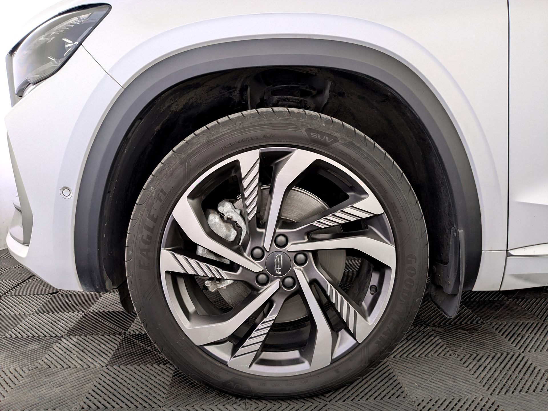 GEELY Monjaro 2.00 (238 л.с), автомат, 2024, пробег 52 950 км