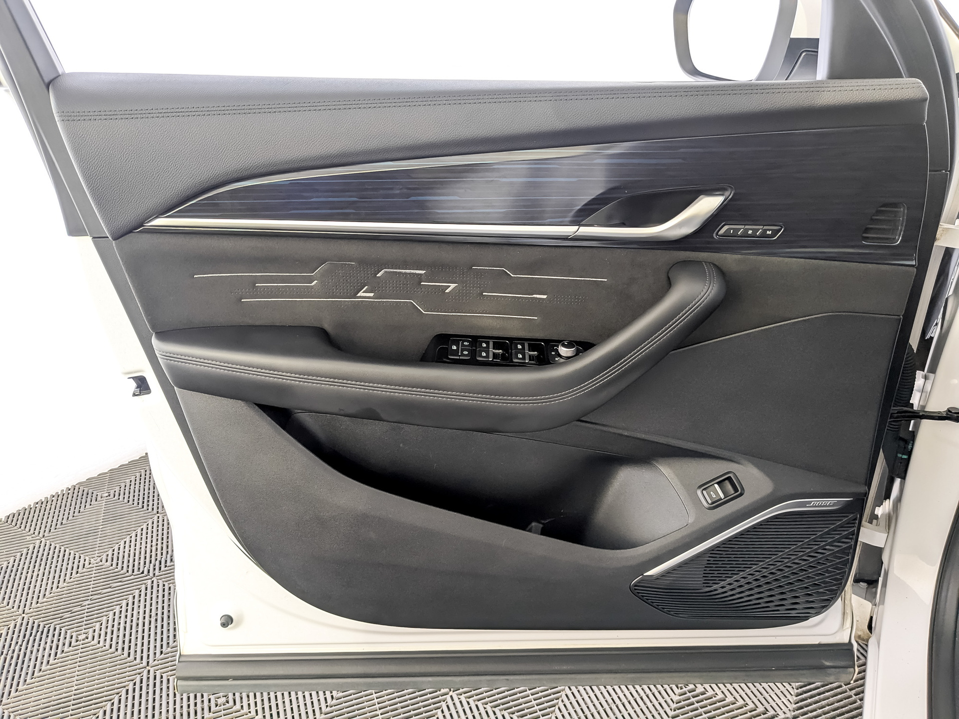 GEELY Monjaro 2.00 (238 л.с), автомат, 2024, пробег 52 950 км
