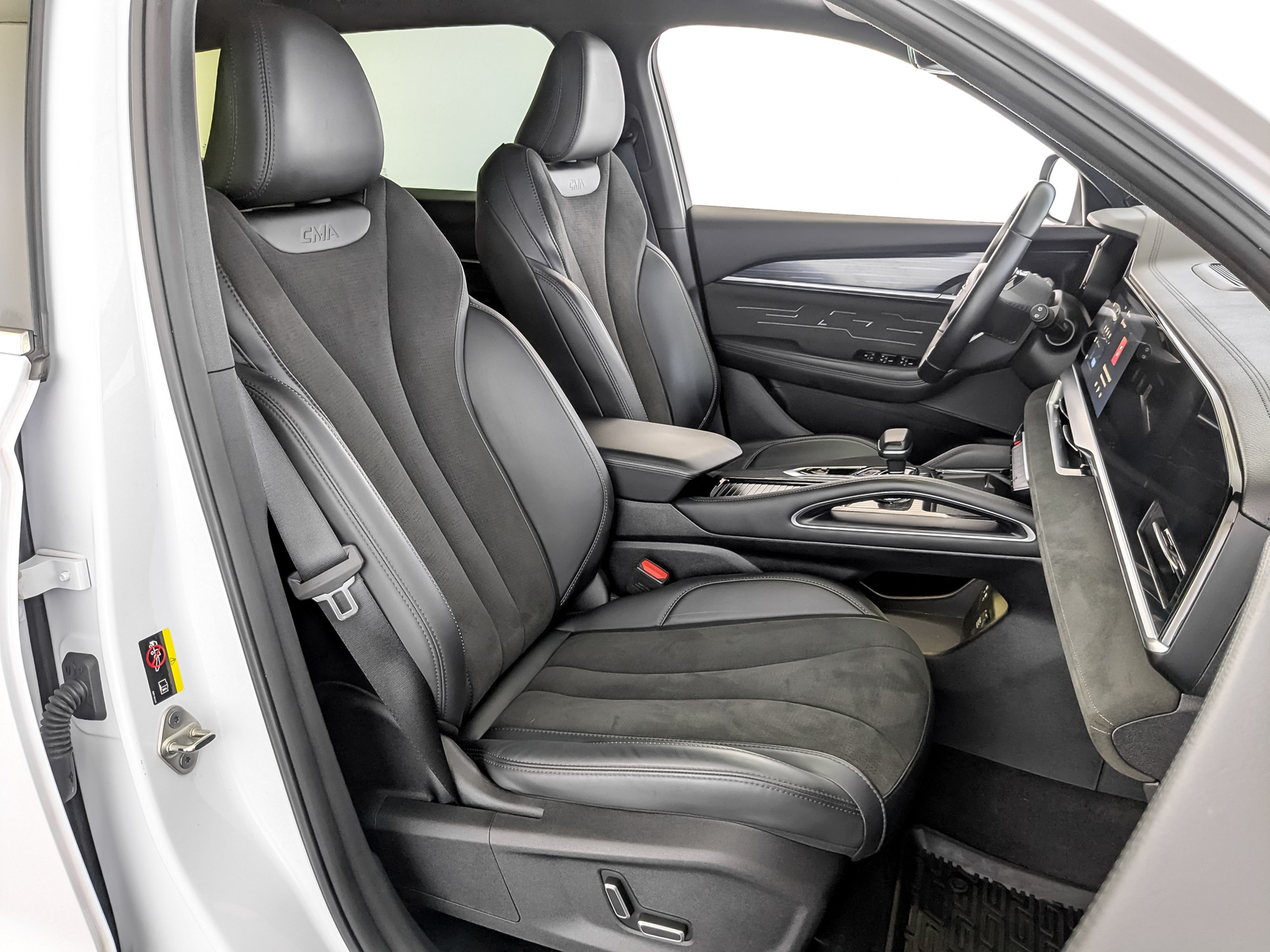GEELY Monjaro 2.00 (238 л.с), автомат, 2024, пробег 52 950 км