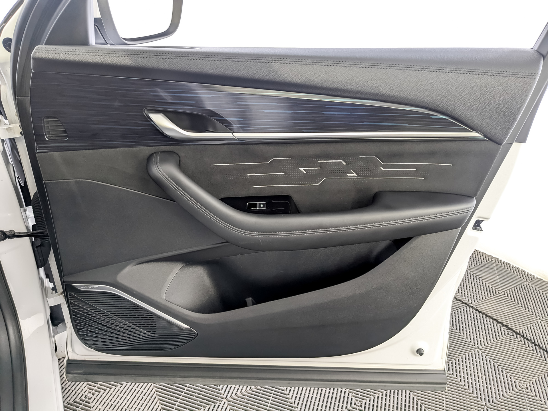 GEELY Monjaro 2.00 (238 л.с), автомат, 2024, пробег 52 950 км