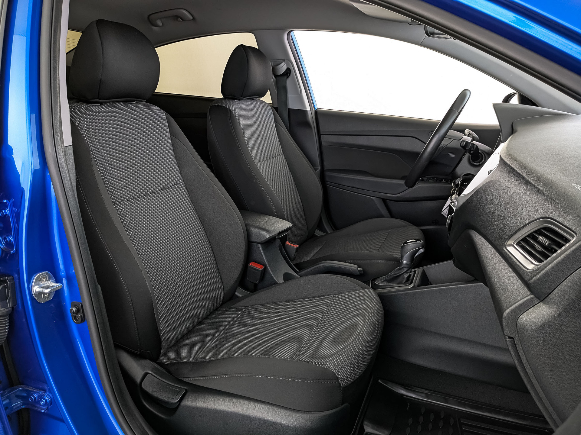 HYUNDAI Solaris 1.60 (123 л.с), автомат, 2019, пробег 64 302 км