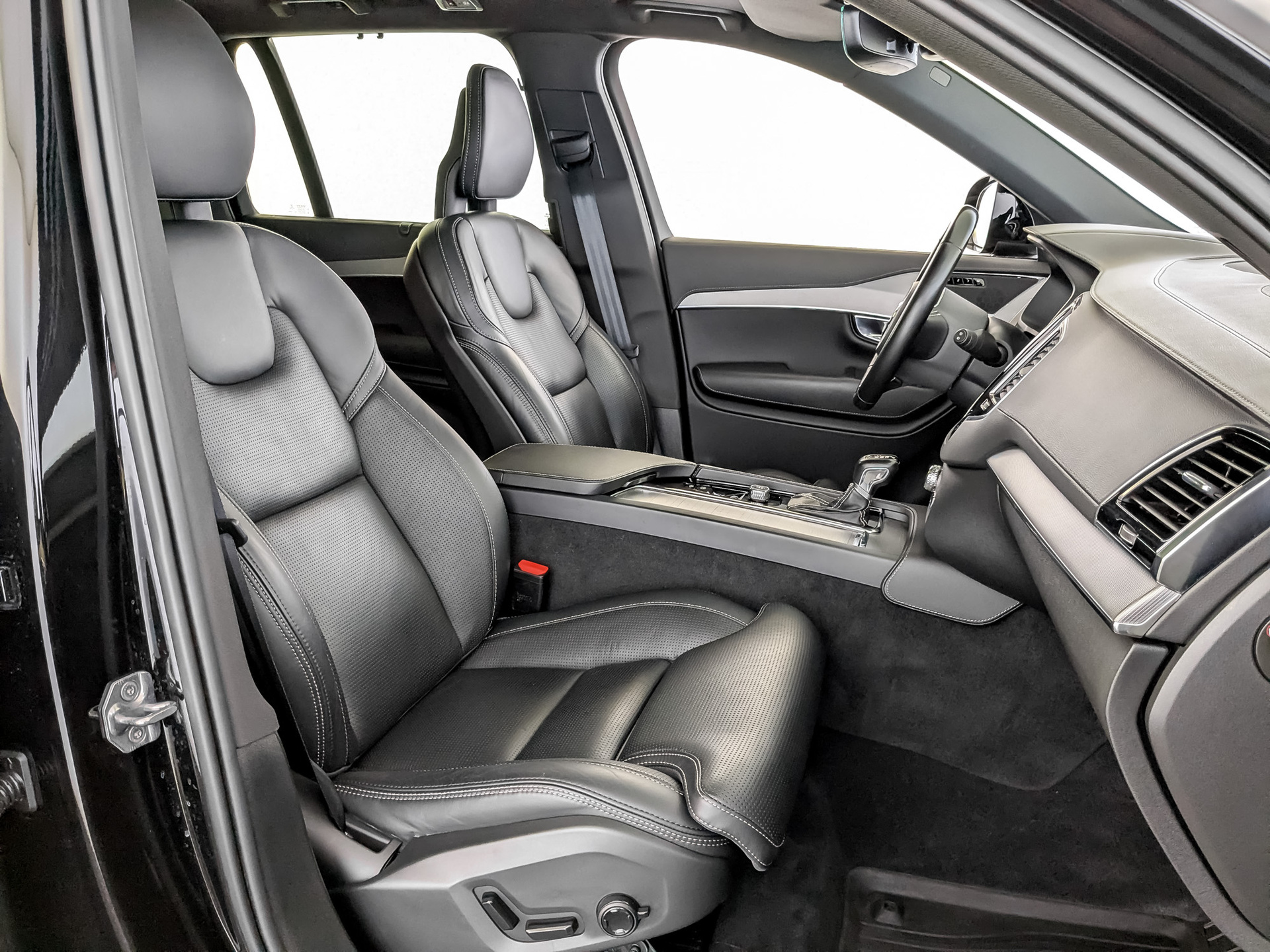 VOLVO XC90 2.00 (249 л.с), автомат, 2021, пробег 86 755 км