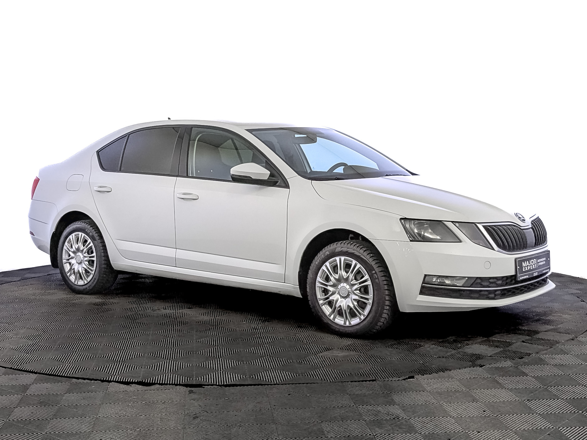 SKODA Octavia 1.60 (110 л.с), автомат, 2019, пробег 107 431 км