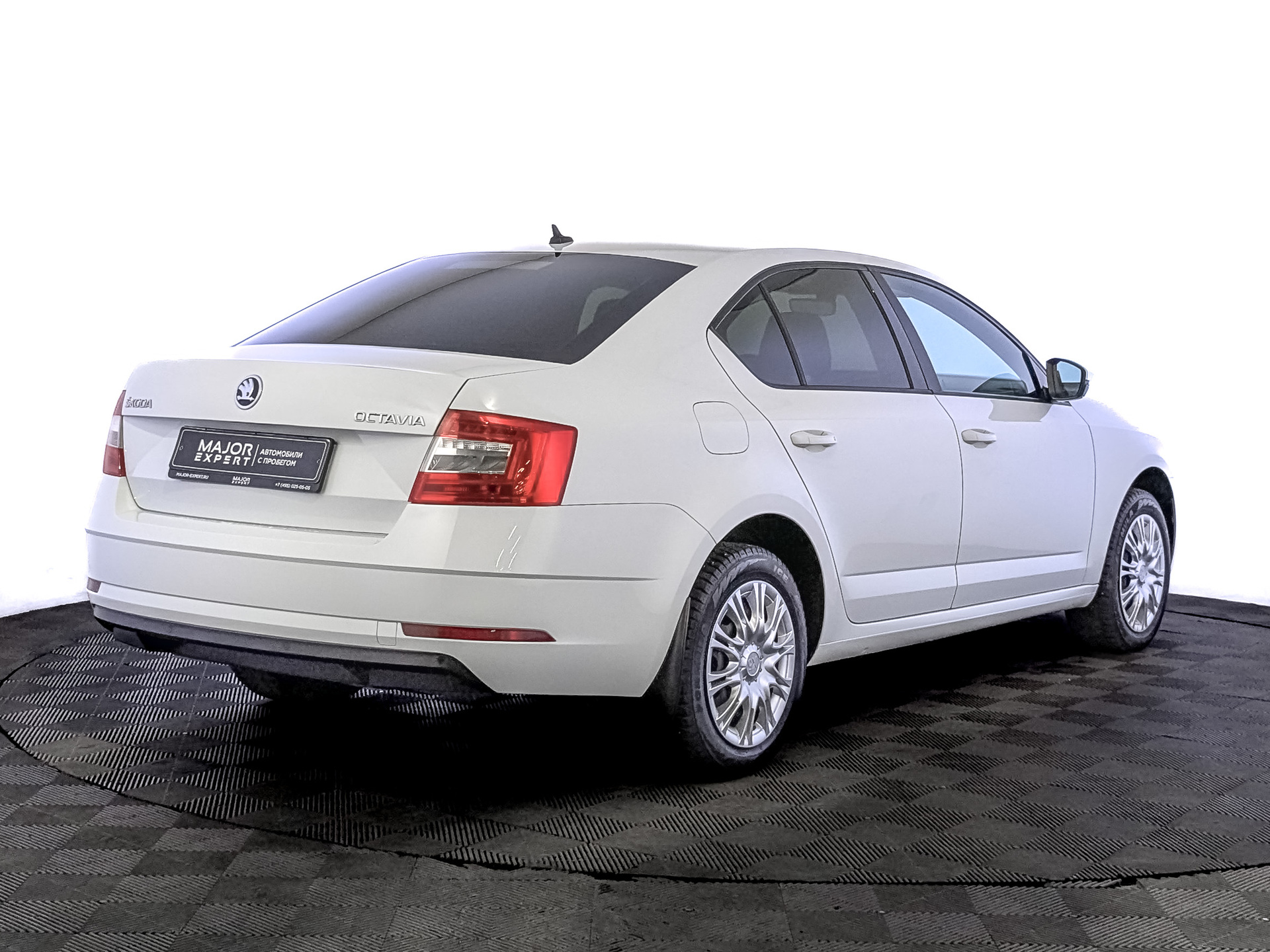 SKODA Octavia 1.60 (110 л.с), автомат, 2019, пробег 107 431 км