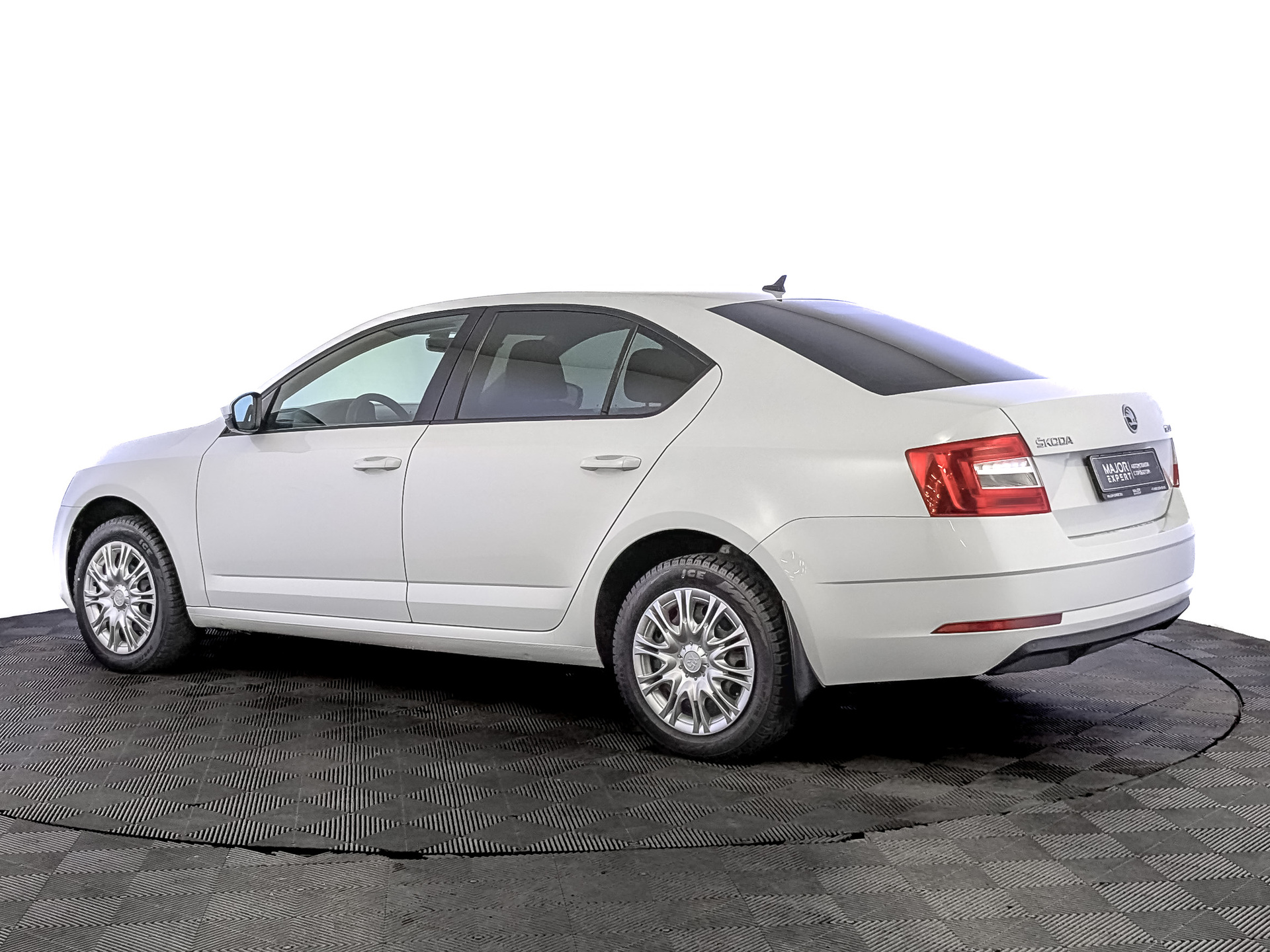 SKODA Octavia 1.60 (110 л.с), автомат, 2019, пробег 107 431 км